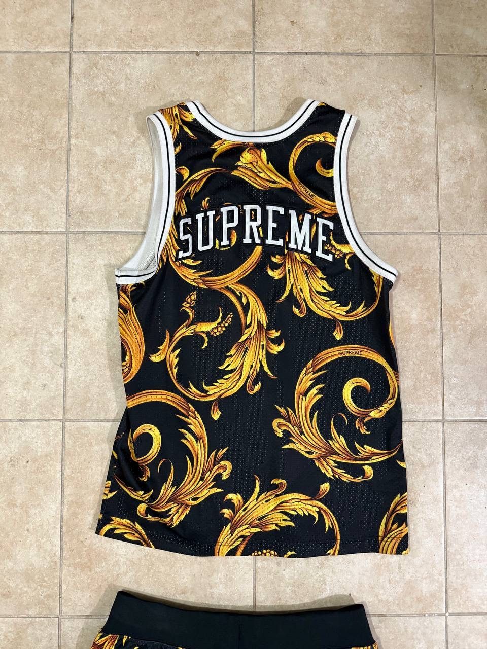 Nike × Supreme Nike x Supreme FW14 Foamposite Basketball Jersey & shorts S Size US S / EU 44-46 / 1 - 7 Thumbnail