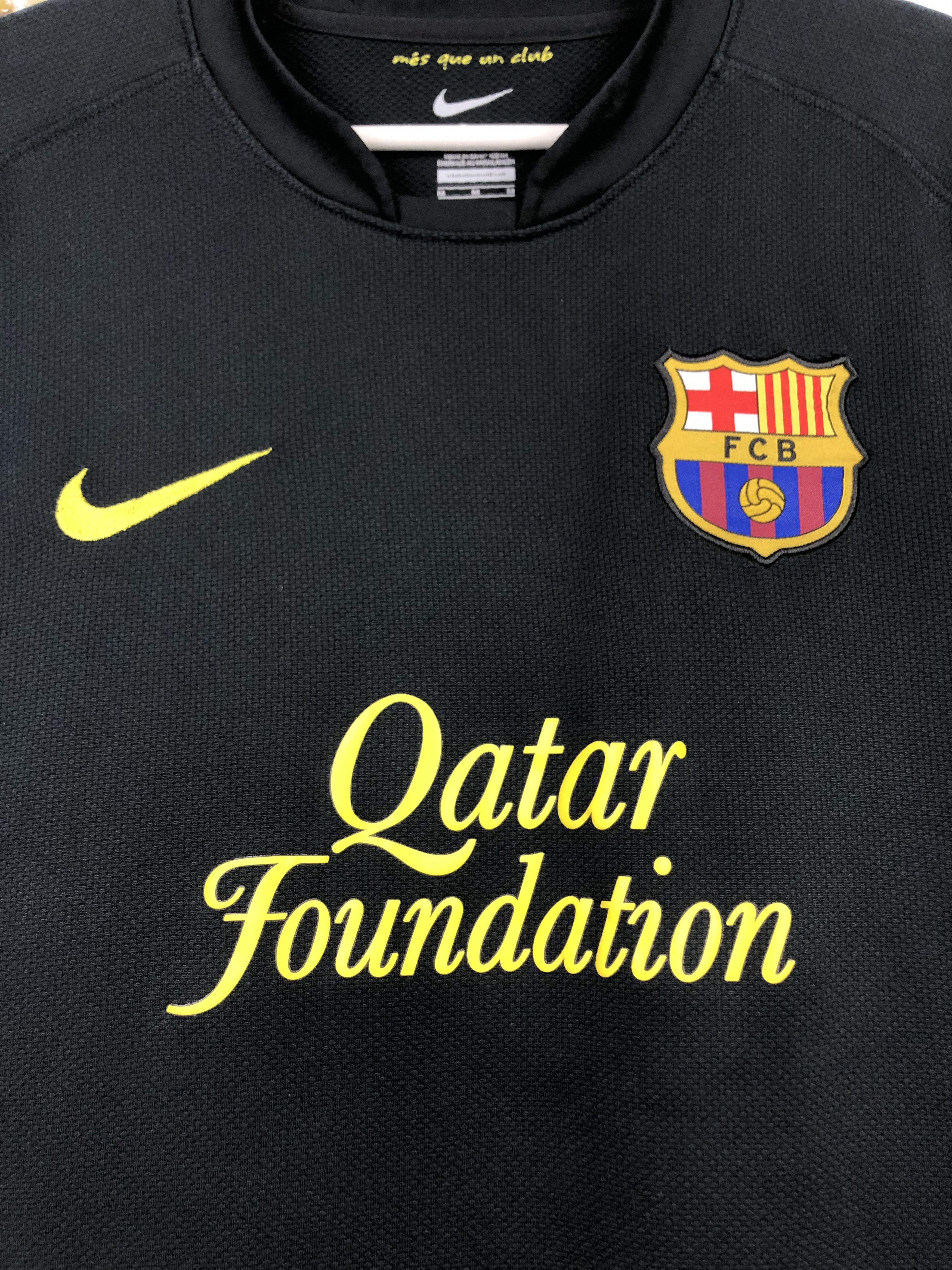 Nike Barcelona football shirt Soccer Nike #10 Messi Jersey Tee Size US M / EU 48-50 / 2 - 5 Thumbnail