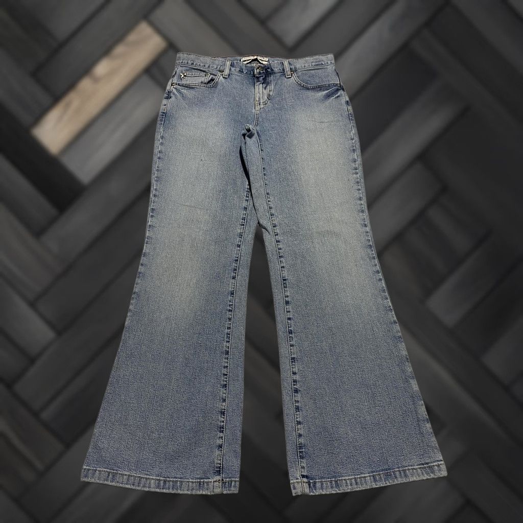Tommy Hilfiger Tommy Hilfiger Jeans Womens 8 Blue Low Rise Flare Stretch Denim Retro Y2K Style Jeans Feminine Womens 8 Flared Denim Retro Size 30" / US 8 / IT 44 - 1 Thumbnail