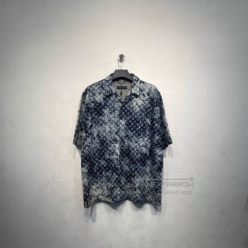 Louis Vuitton Louis Vuitton size 5l Three-flower logo full-printed short- Size US M / EU 48-50 / 2 - 1 Thumbnail