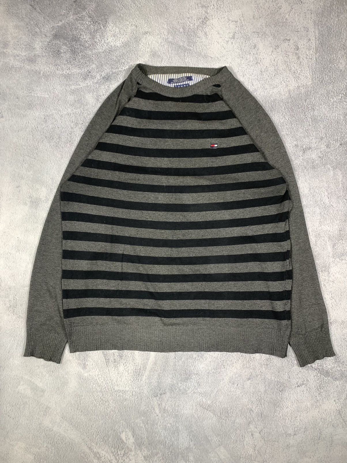 Tommy Hilfiger × Vintage Vintage Y2K Tommy Hilfiger sweater old money style size XXL Size US XXL / EU 58 / 5 - 1 Thumbnail