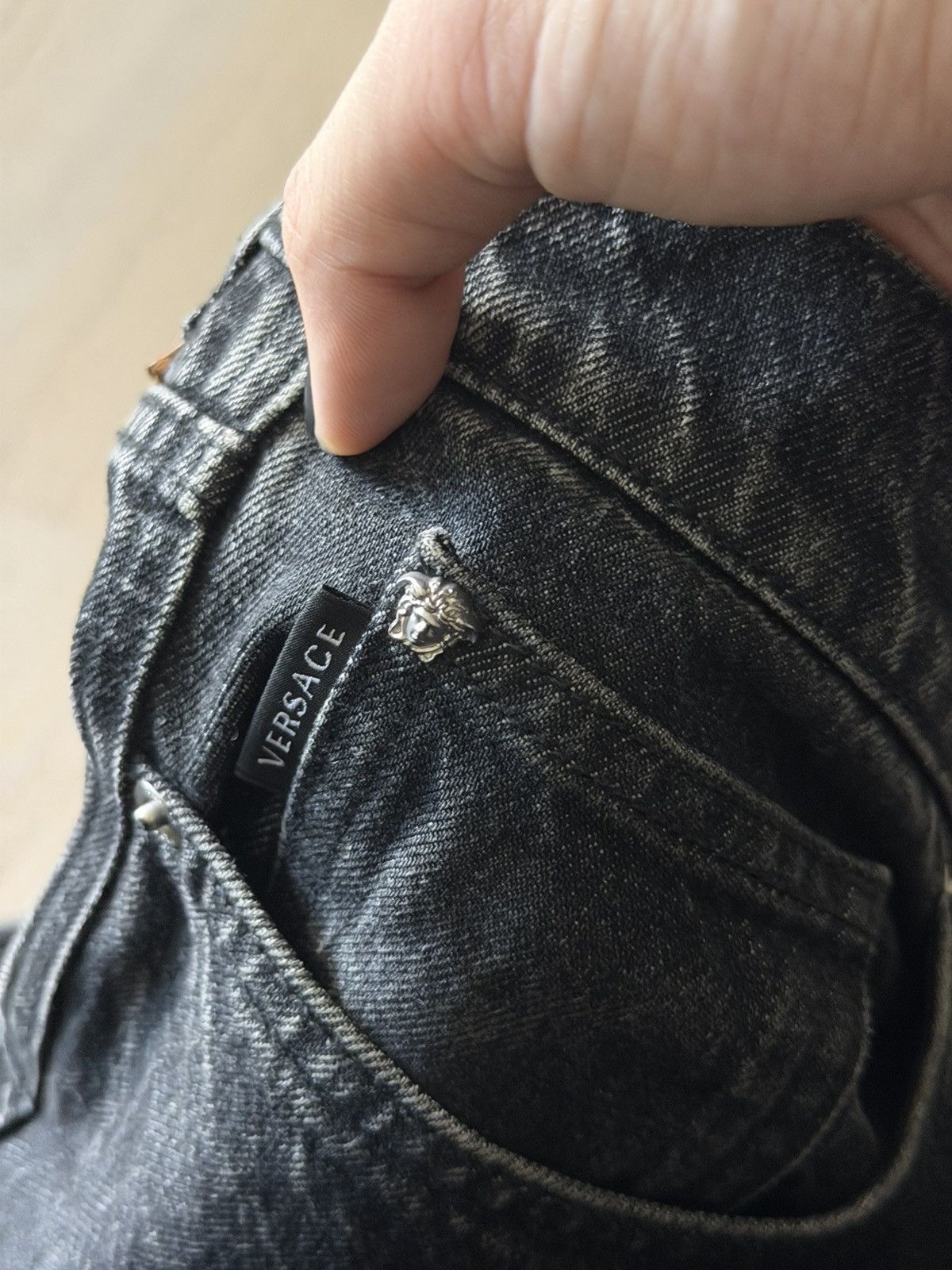 Versace Versace Black Washed Denim Jeans Made in Italy Size 36 Size US 36 / EU 52 - 4 Thumbnail