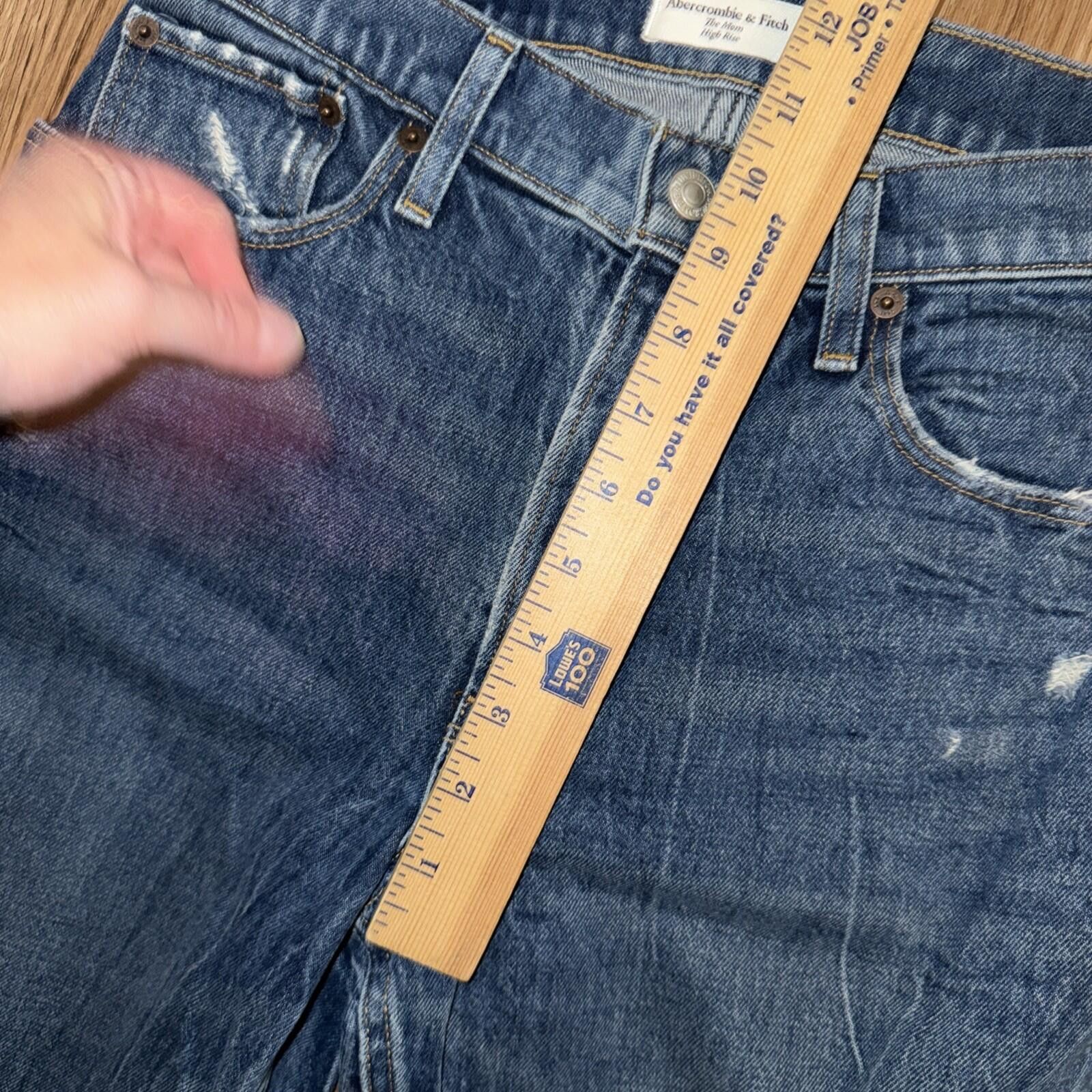Abercrombie & Fitch Abercrombie & Fitch The Mom High Rise Distressed Jeans 28/6 Size 28" / US 6 / IT 42 - 5 Thumbnail