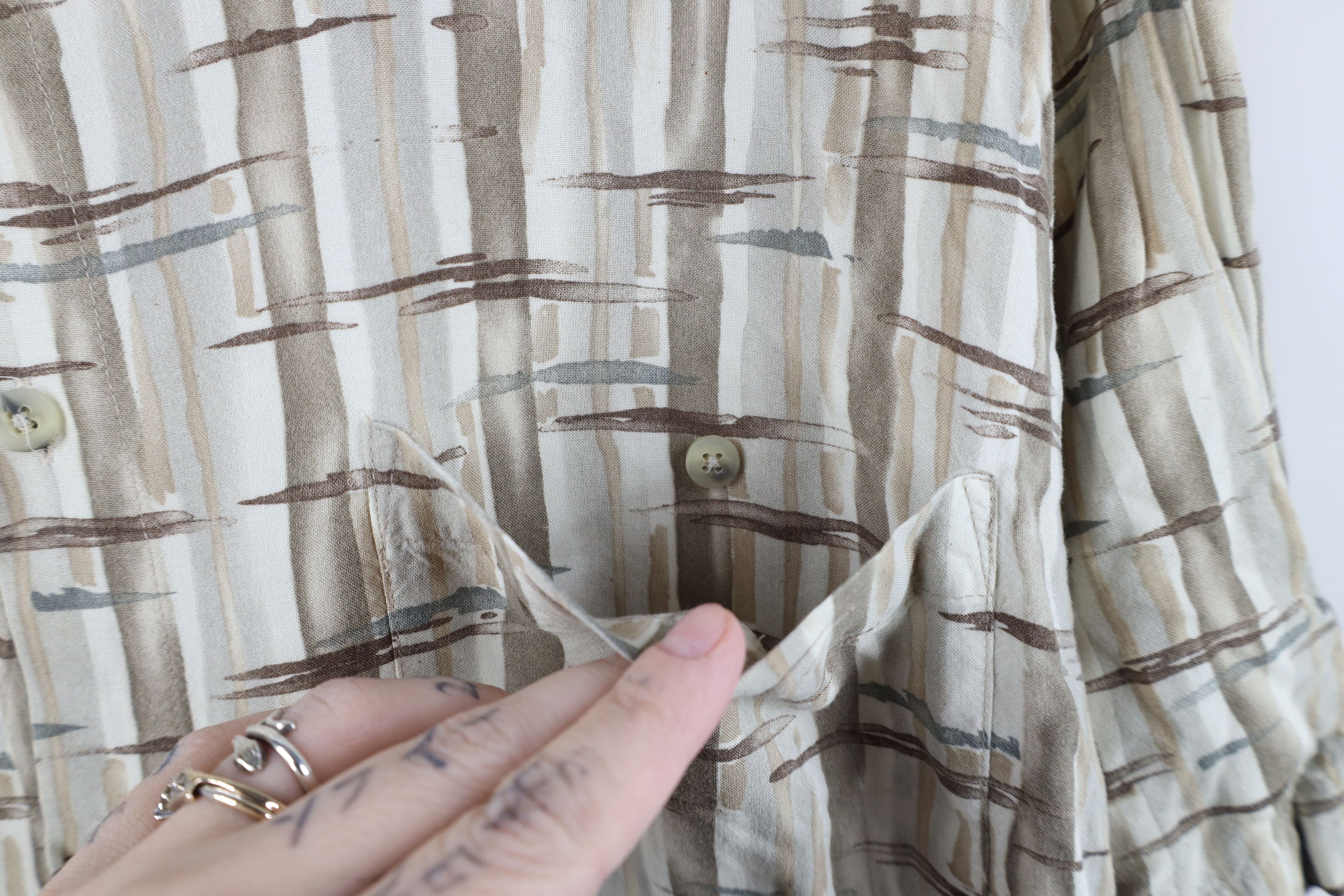 Vintage Vintage 90s Streetwear Striped Rayon Collared Button Shirt Size US M / EU 48-50 / 2 - 4 Thumbnail