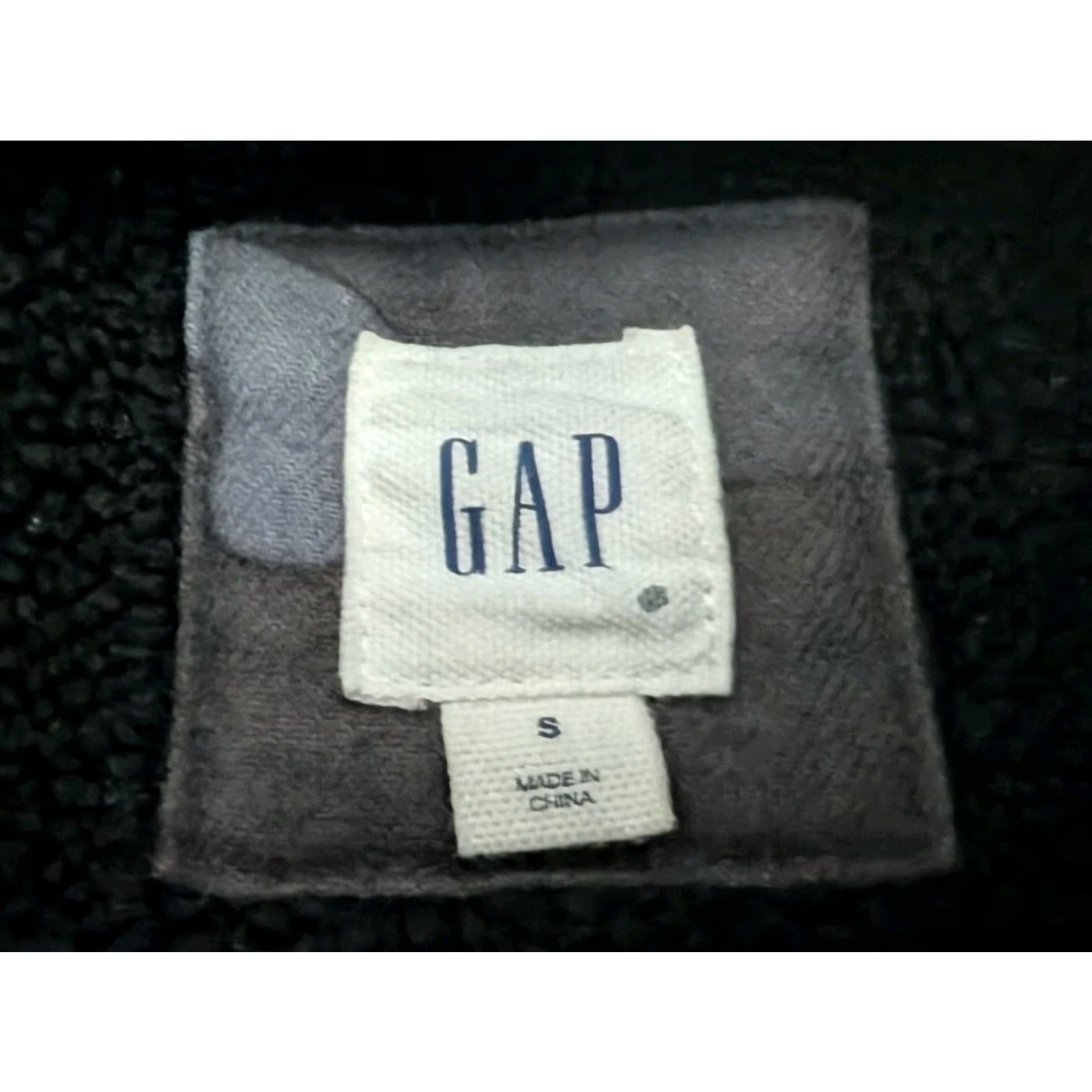 Gap Gap Men's Camo Sherpa Lined Button-Up Shirt Size S Black Gray Outdoor Casual Size US S / EU 44-46 / 1 - 7 Thumbnail