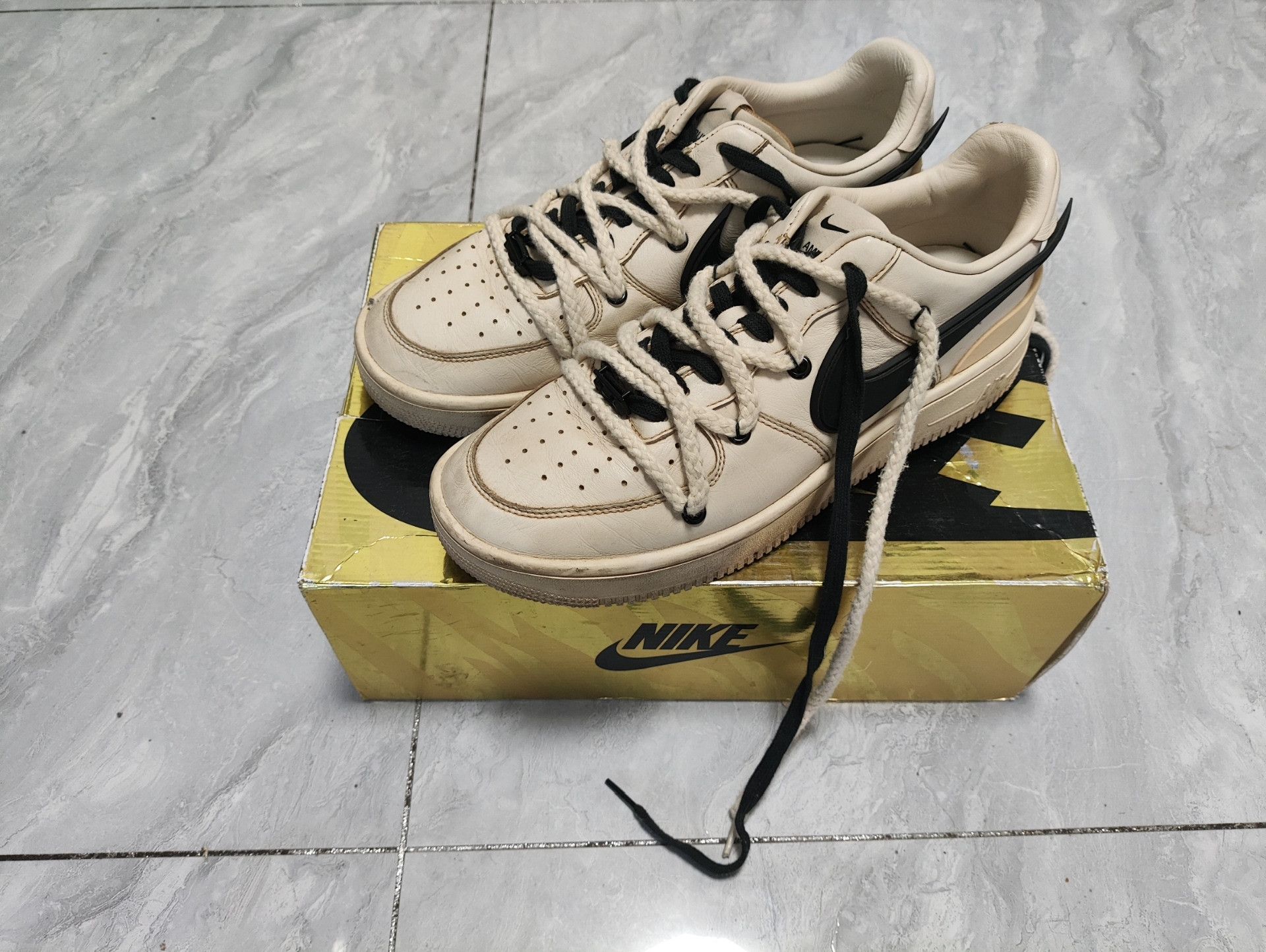 Nike Nike Brown Lowtop Sneakers 11.5 Men Size US 11.5 / EU 44-45 - 1 Thumbnail
