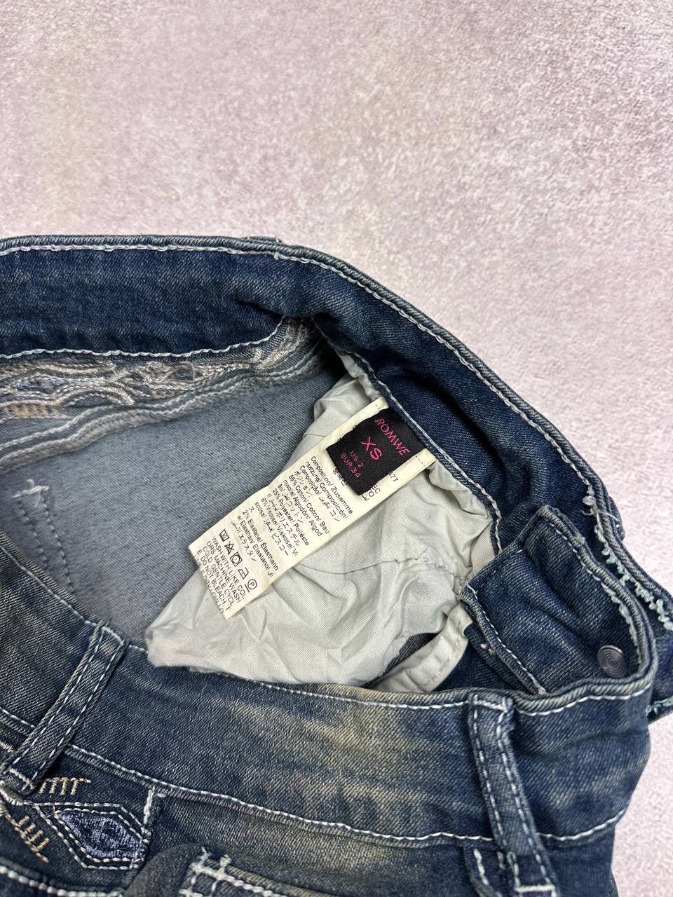 Japanese Brand Vintage Y2K Cross Embroidery Ed Hardy Style Flared Jeans 2 Size 26" / US 2 / IT 38 - 6 Thumbnail