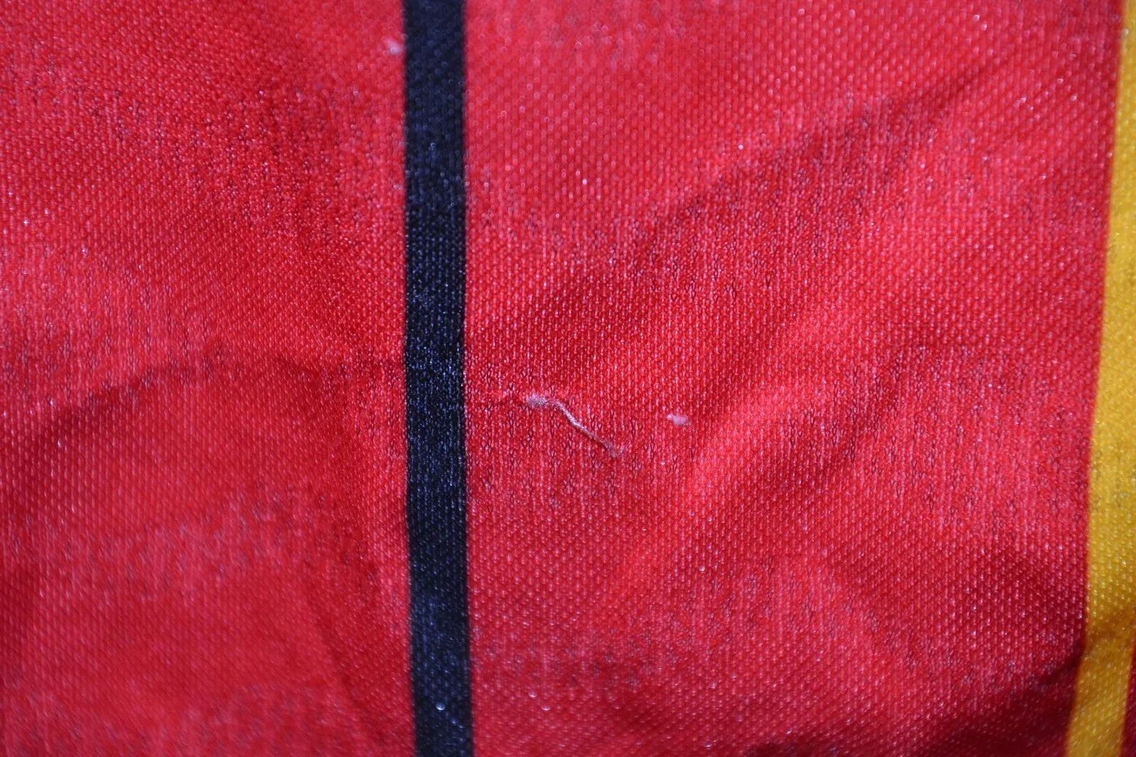 Umbro NAGOYA GRAMPUS EIGHT 1996/1998 SHIRT JERSEY UMBRO SIZE L Size US L / EU 52-54 / 3 - 6 Thumbnail