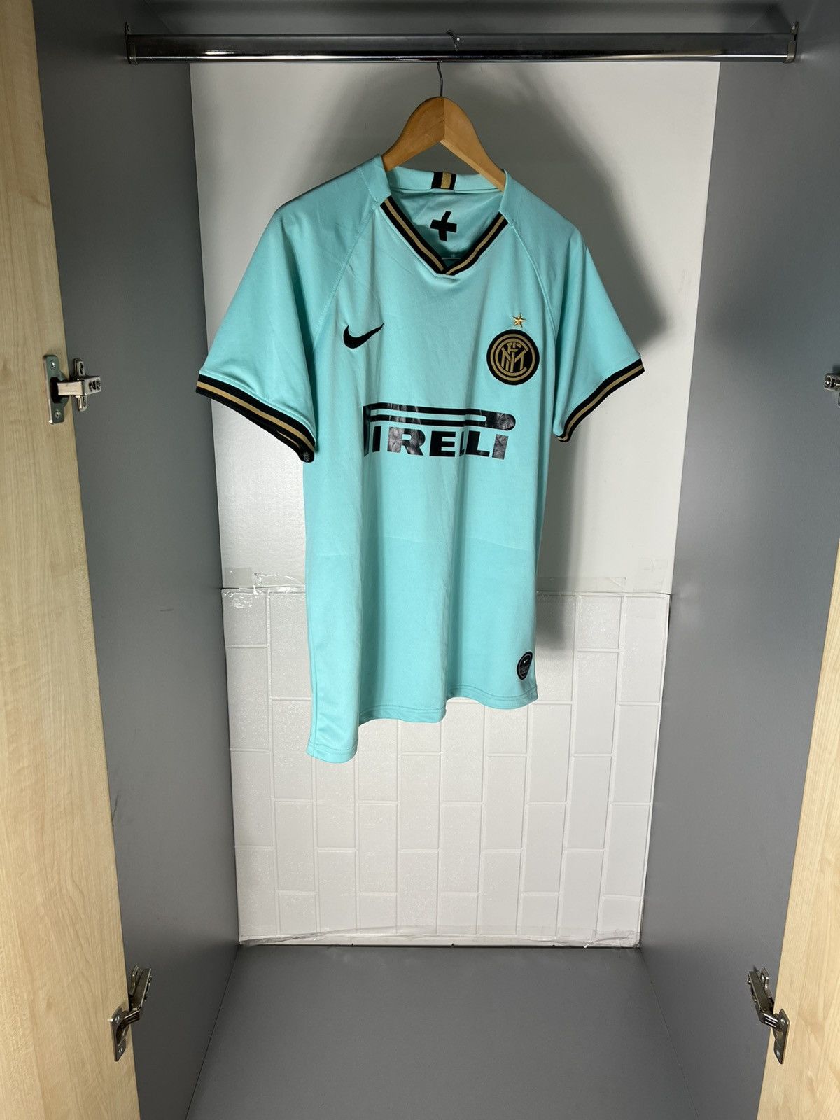 Nike VINTAGE NIKE FC INTER MILAN ITALY SOCCER JERSEY RETRO Y2K Size US M / EU 48-50 / 2 - 4 Thumbnail