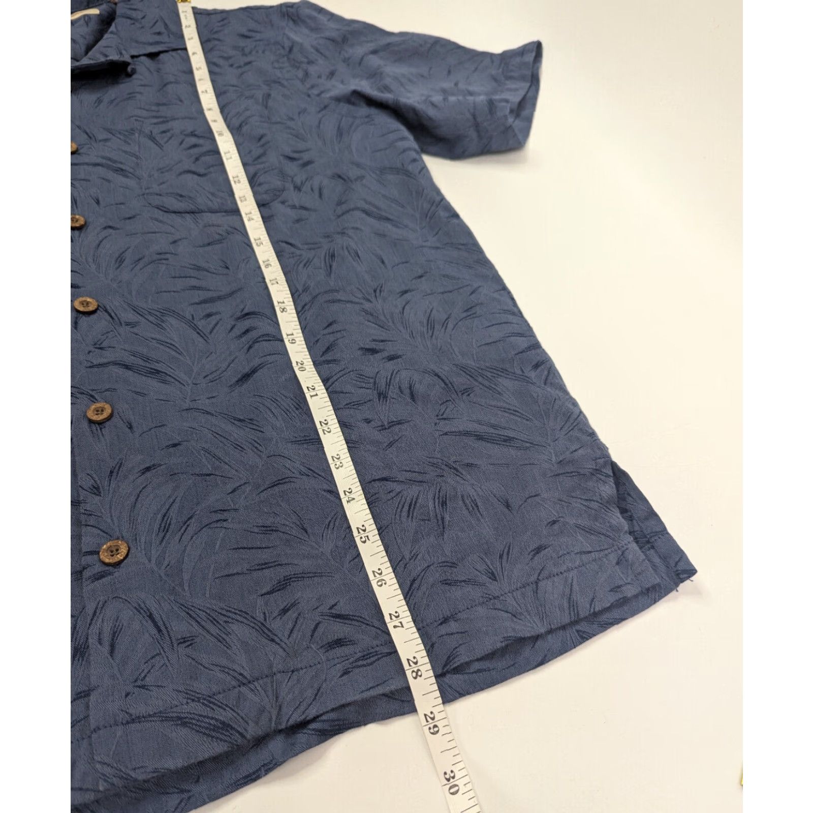 Tommy Bahama Tommy Bahama Shirt Mens M Short Sleeve Floral Hawaiian Aloha Collar Button-Up Cotton Viscose Blue 90s? Size US M / EU 48-50 / 2 - 4 Thumbnail