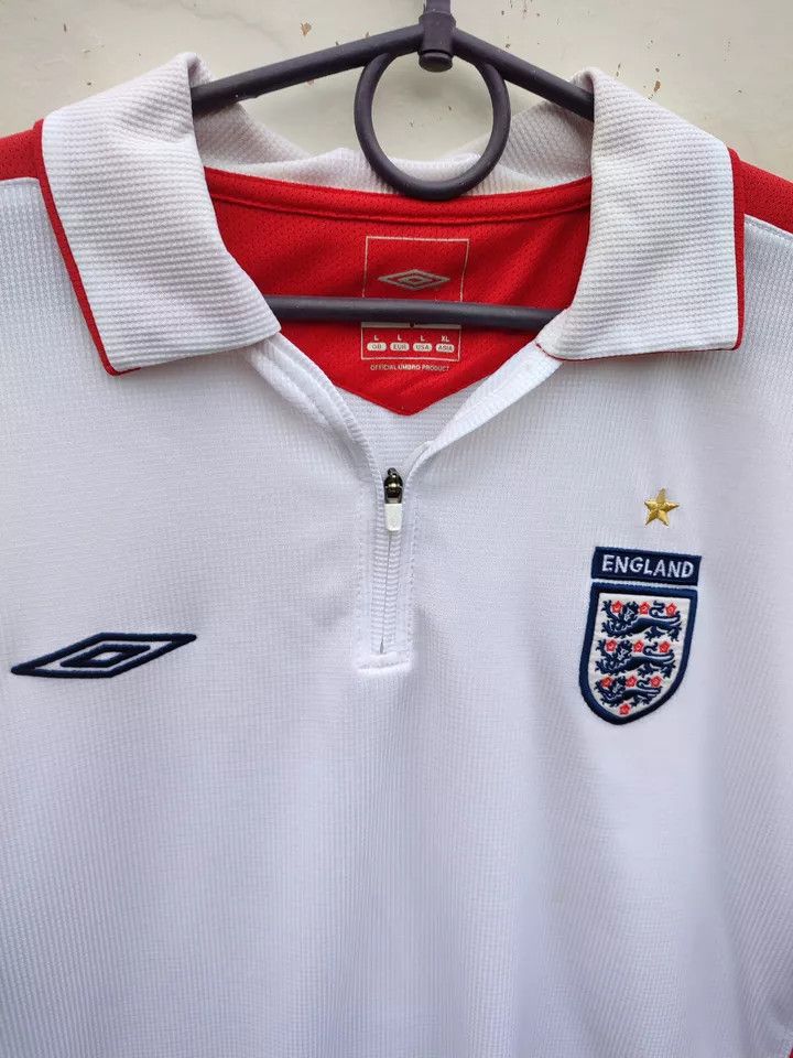Umbro ENGLAND FOOTBALL Kit SHIRT SOCCER JERSEY UMBRO sz L MEN Size US L / EU 52-54 / 3 - 9 Thumbnail