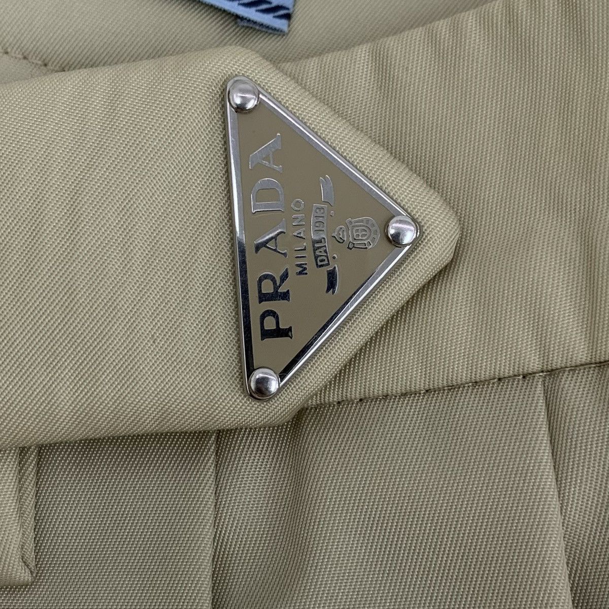 Prada Prada 2022 Khaki Triangle Logo Pleated Skirt K26WX Size 25" / US 0 / IT 36 - 5 Thumbnail