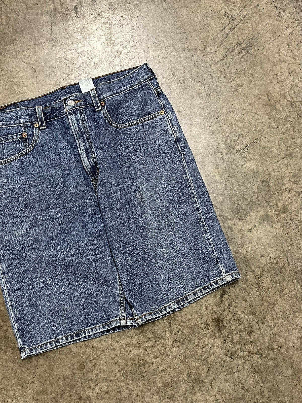 Levi's Levi’s vintage jorts baggy fit streetwear hype 90s skater Size US 34 / EU 50 - 9 Thumbnail