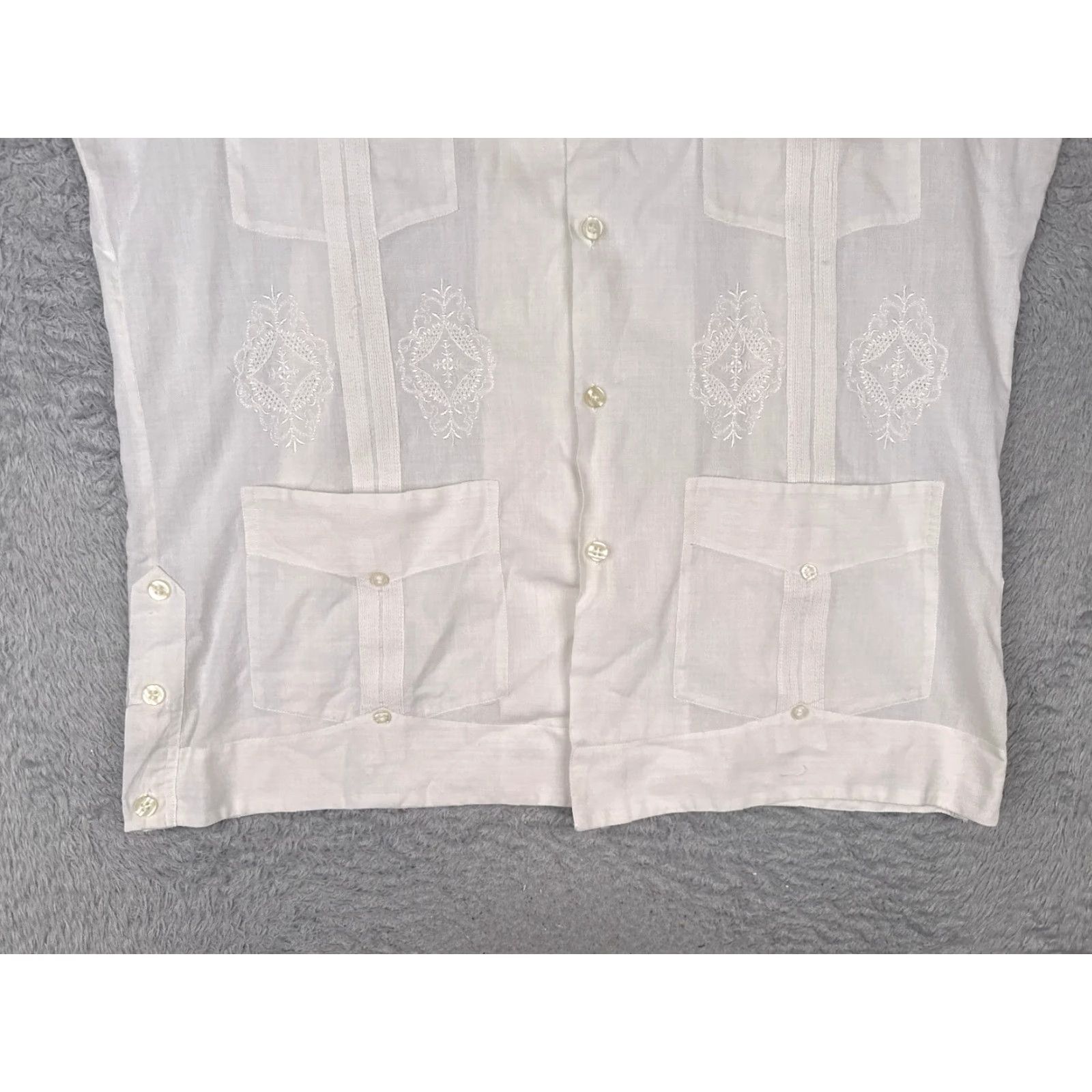 Vintage Tikal Shirt Men 40 White Polyester Blend 4 Pocket Button Up Tikal Hawaiian Aloha Beach Vacation Resort Shirt Mens White Size US L / EU 52-54 / 3 - 5 Thumbnail