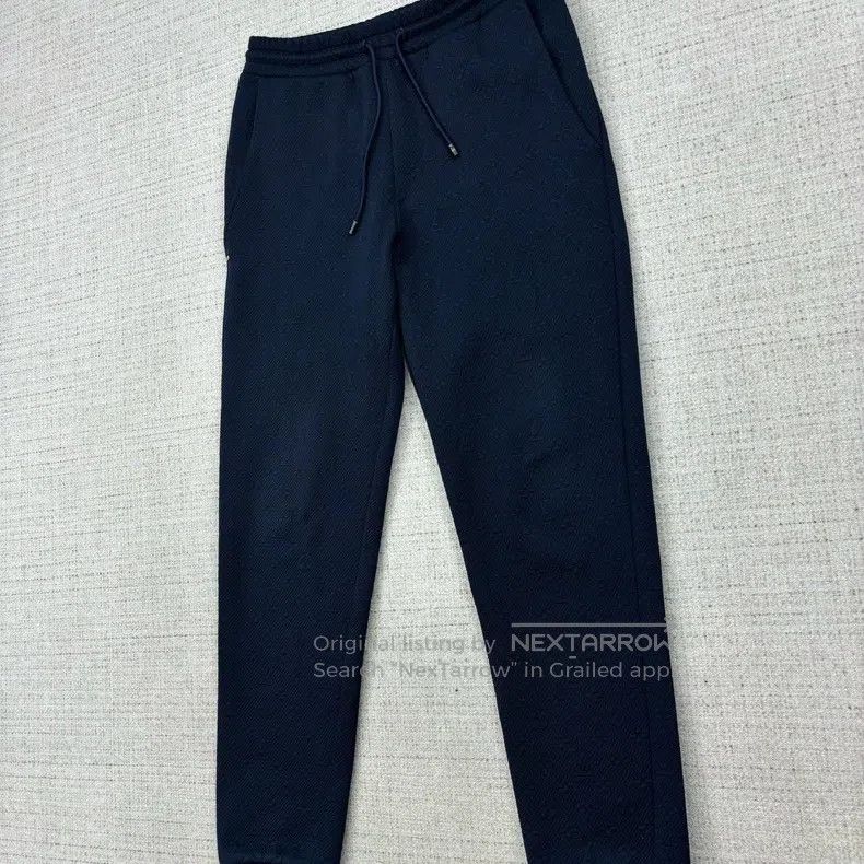 Louis Vuitton Louis Vuitton size s SS24 Solid Logo Embossed Drawstring Kn Size US 28 / EU 44 - 2 Thumbnail