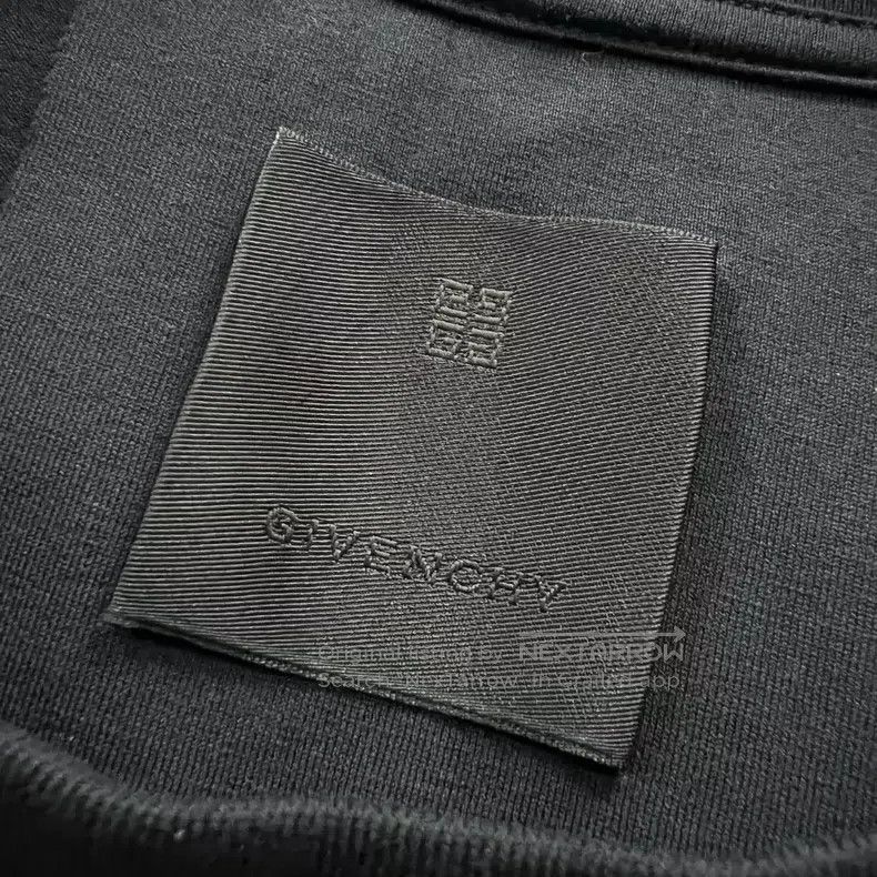 Givenchy Givenchy Black Letter Lightning Short Sleeve L Size Size US L / EU 52-54 / 3 - 3 Thumbnail