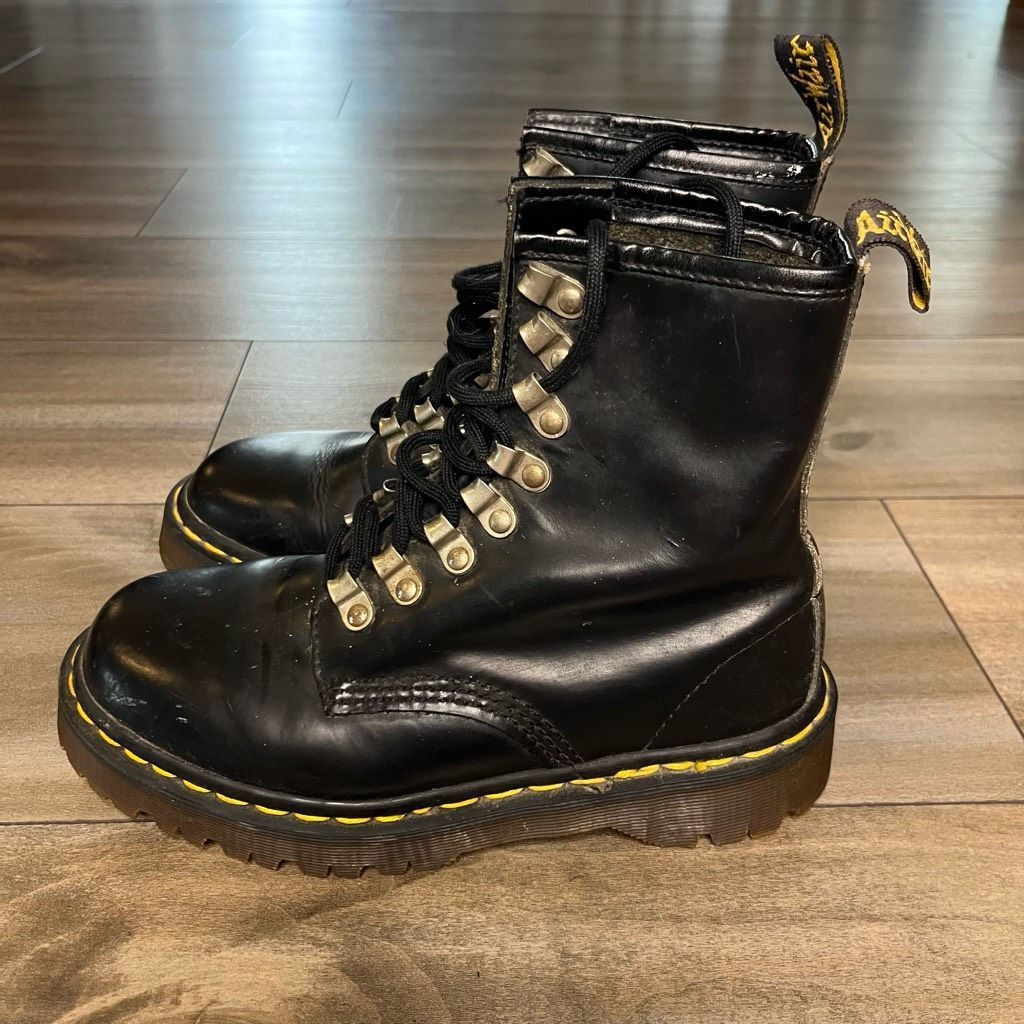Dr. Martens Vintage Doc Martens Made in England Lug Sole Combat Boots Wo Size US 5 / IT 35 - 6 Thumbnail