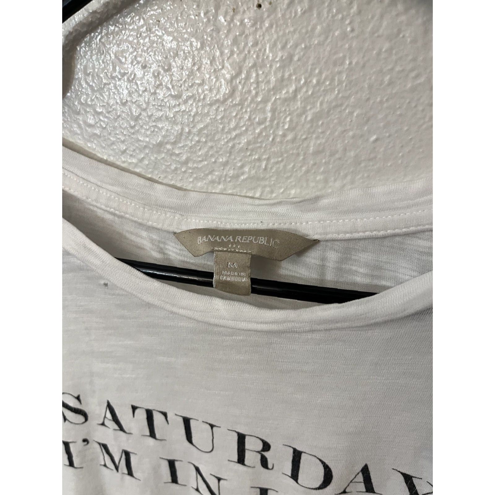 Banana Republic VINTAGE Banana Republic Women's T-Shirt Medium White "Saturday I’m In Love" Size M / US 6-8 / IT 42-44 - 2 Thumbnail