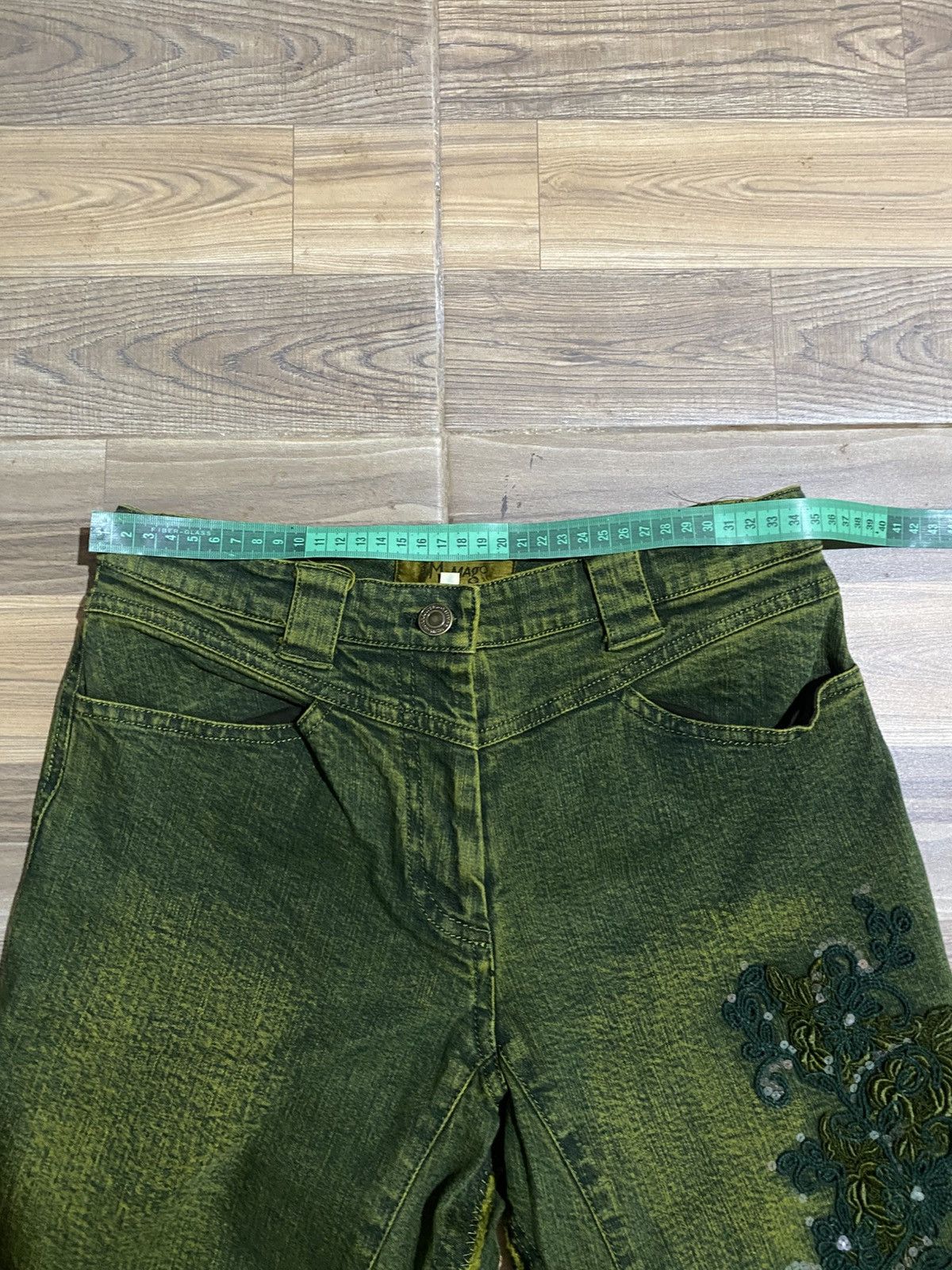 Japanese Brand JAPANESE BRAND FLARED FLOWERS JEANS Size 42" / US 20 - 10 Thumbnail