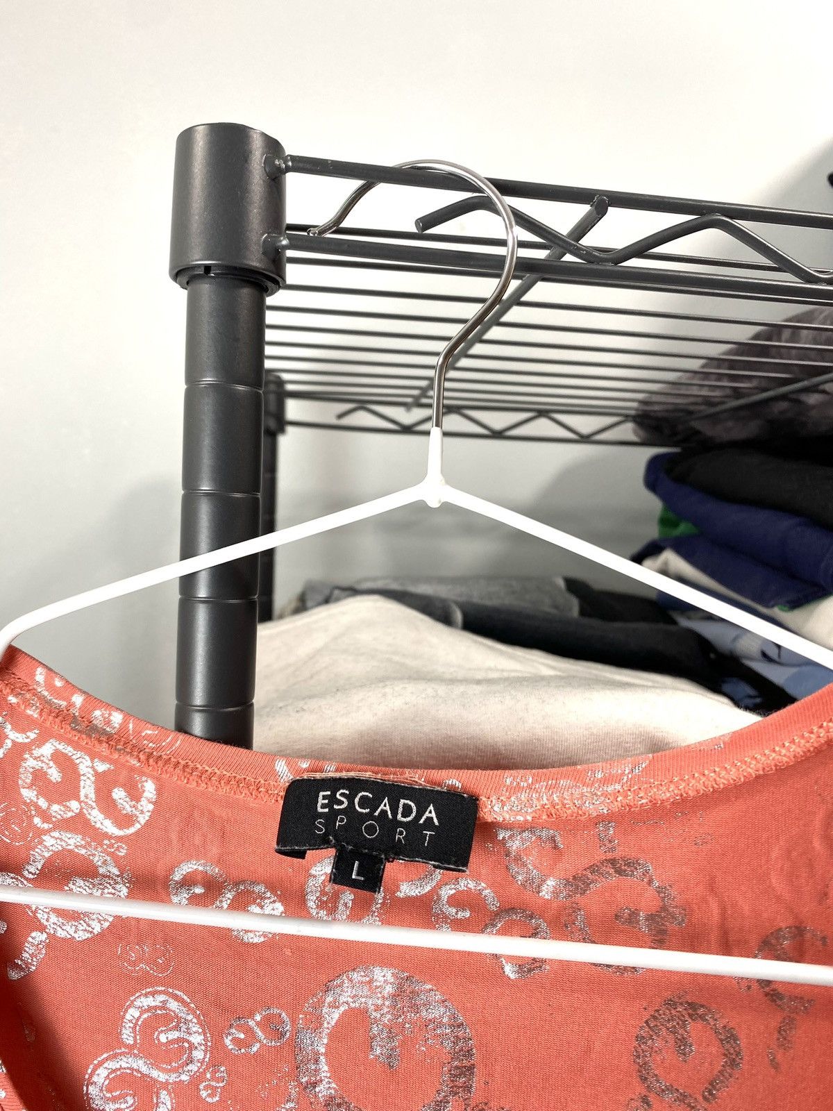 Escada Luxury Escada Silver Print T Shirt Hype Size L / US 10 / IT 46 - 4 Thumbnail
