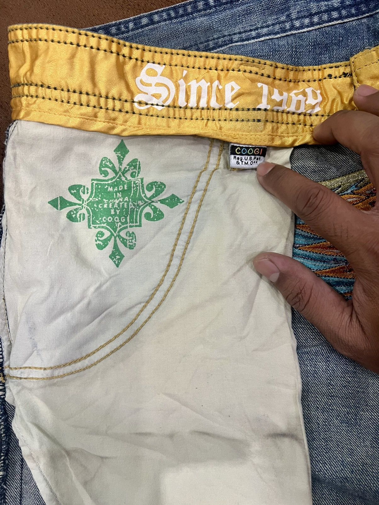 Coogi × JNCO × Vintage Vintage Coogi Crazy Embroided Shorts Baggy Size US 42 / EU 58 - 10 Thumbnail