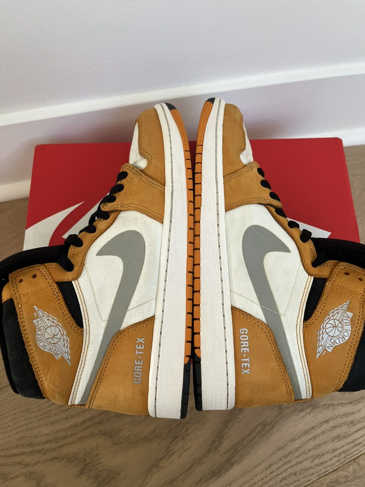 Jordan Brand Jordan 1 High Goretex Size US 8 / EU 41 - 5 Thumbnail
