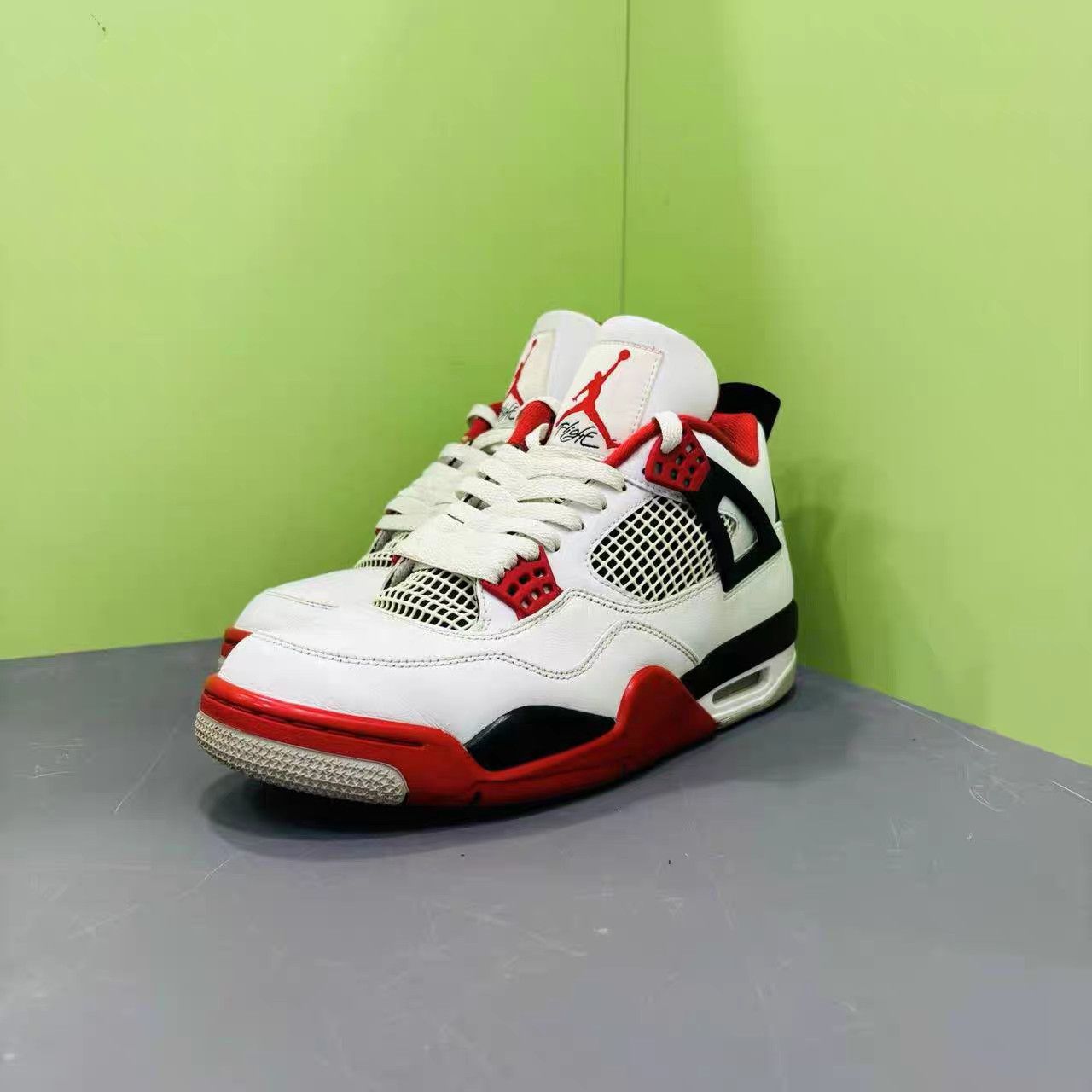 Jordan Brand Air Jordan 4 Retro Fire Red K15 Size US 9.5 / EU 42-43 - 2 Thumbnail