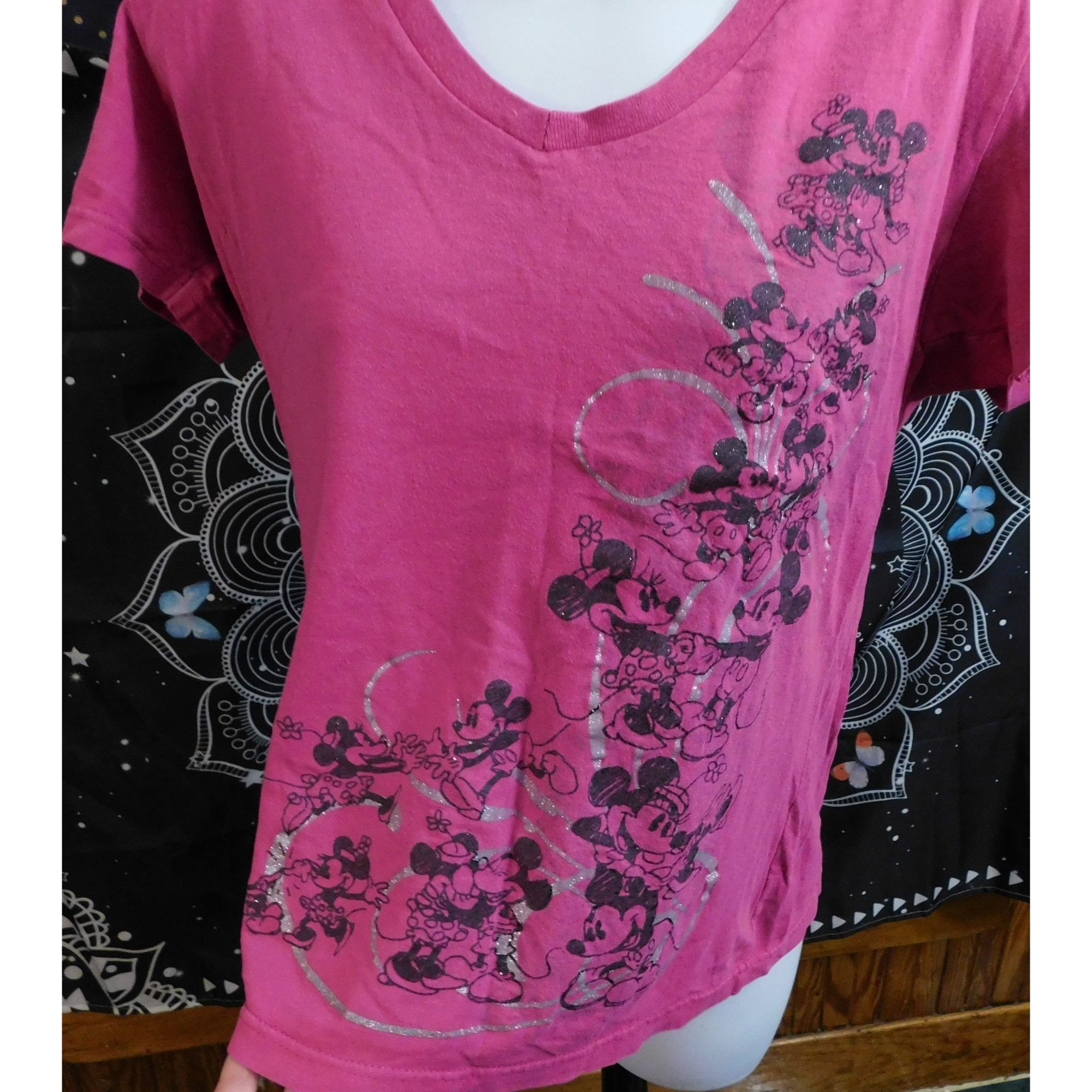 Disney Disney Store Mickey And Minnie Glitter Scroll Tee Size M / US 6-8 / IT 42-44 - 4 Thumbnail