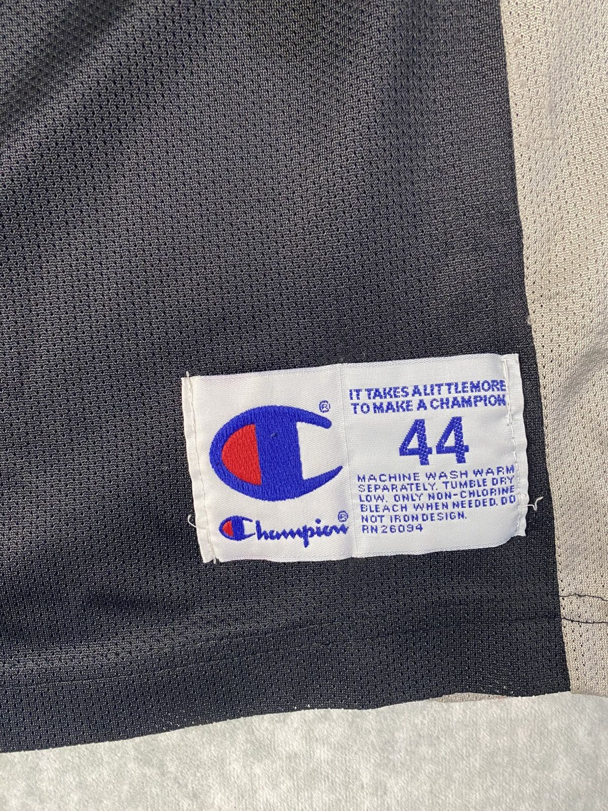 Champion Vintage 90's Champion Tim Duncan San Antonio Spurs Jersey Size US L / EU 52-54 / 3 - 2 Thumbnail