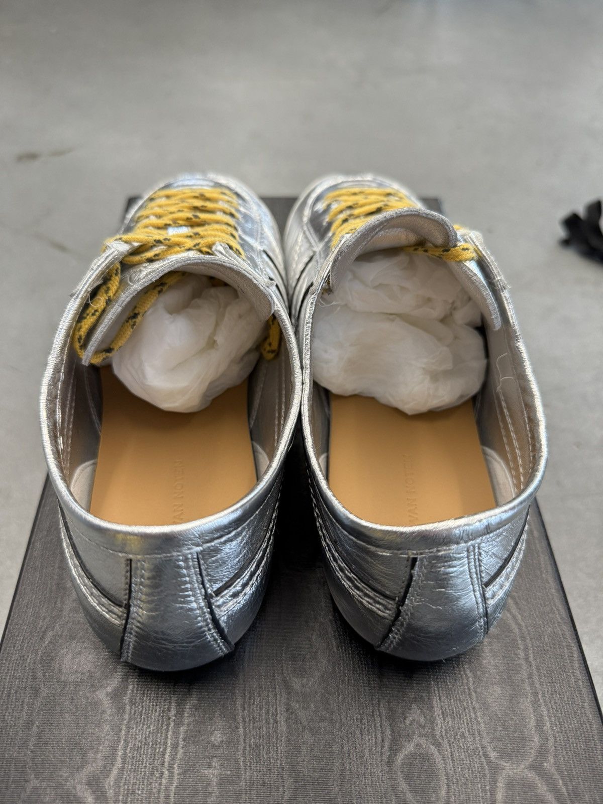 Dries Van Noten Dries Van Noten Marathon Silver Leather Sneakers Size US 7 / EU 40 - 6 Thumbnail