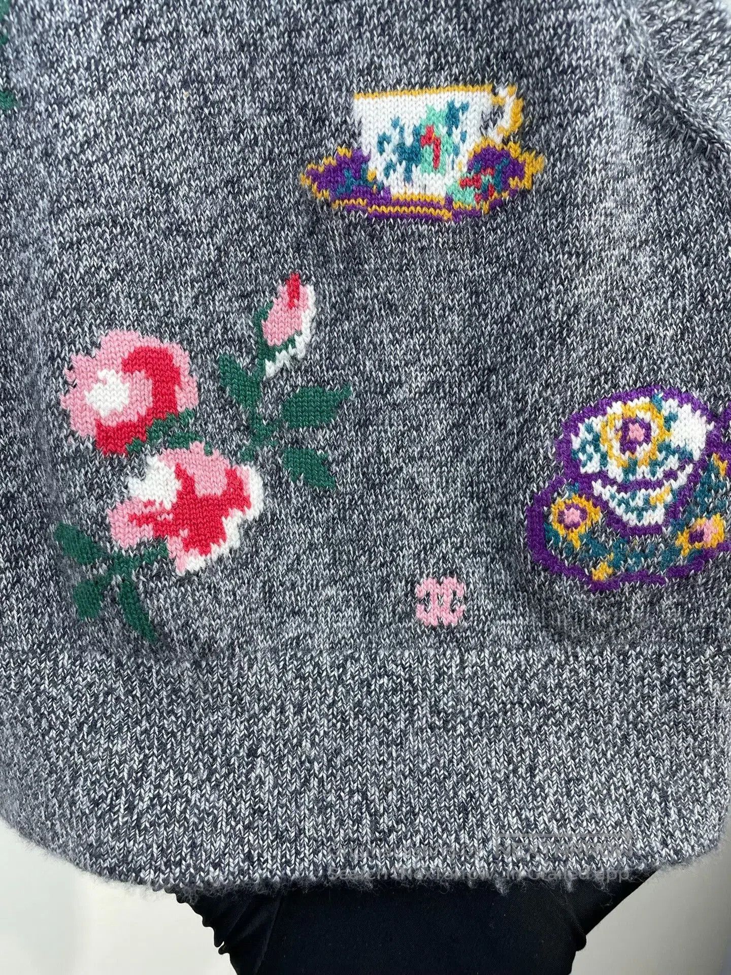 Chanel Chanel 24A Gray Floral Vest. Size S / US 4 / IT 40 - 5 Thumbnail