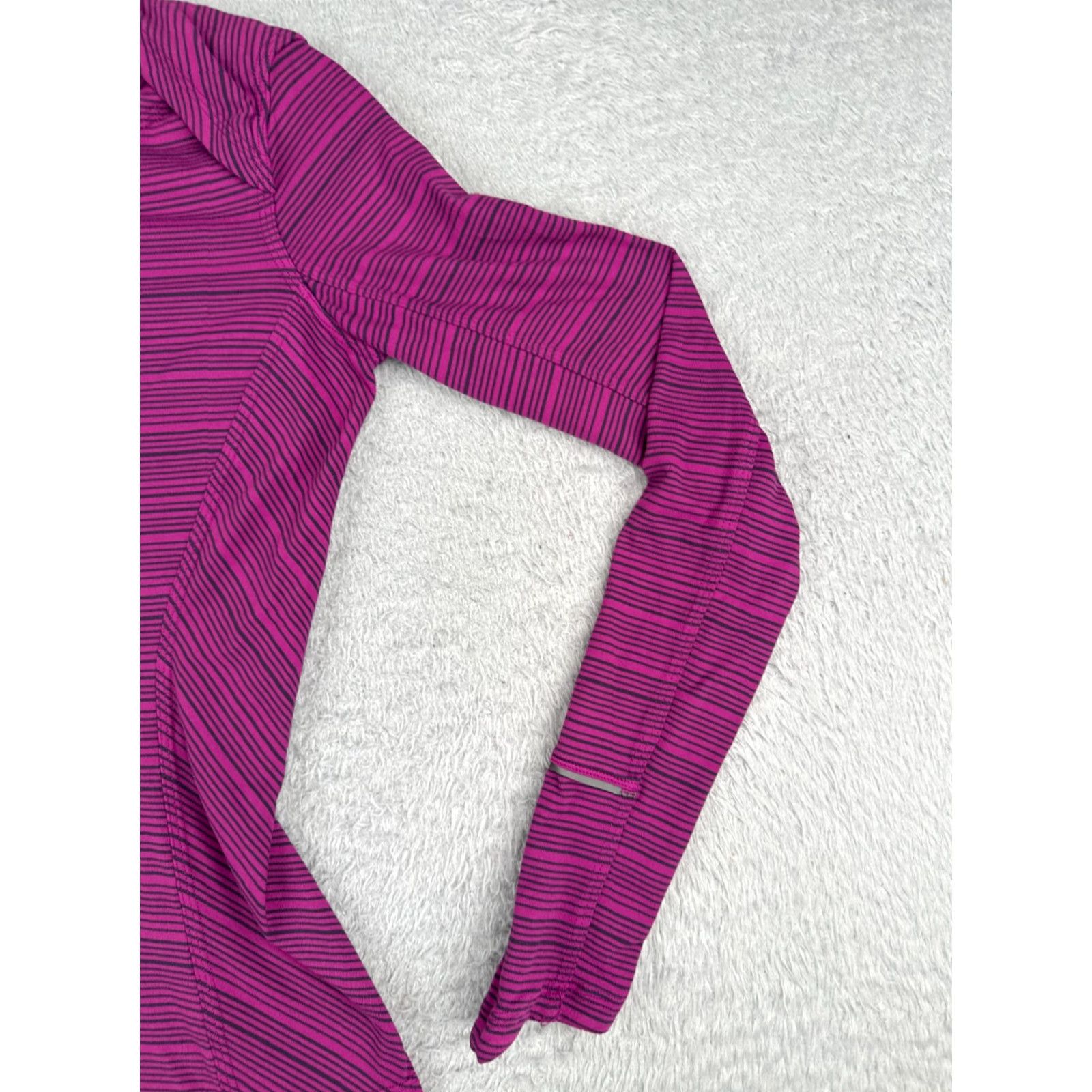 Lululemon Lululemon Shirt Women Purple 2 Long Sleeve Kanto Catch Me W3K61S Size XS / US 0-2 / IT 36-38 - 2 Thumbnail