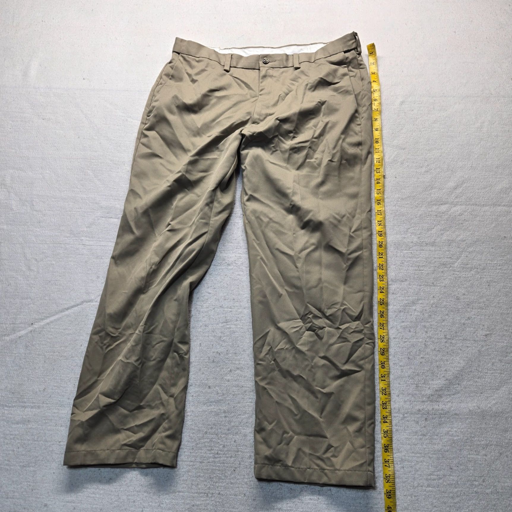 Haggar VINTAGE Haggar Dress Pants Men's Beige Khaki 36 x 29 Cotton Pleated Regular Straight Pockets 3860s Pants Mens Size US 36 / EU 52 - 7 Thumbnail