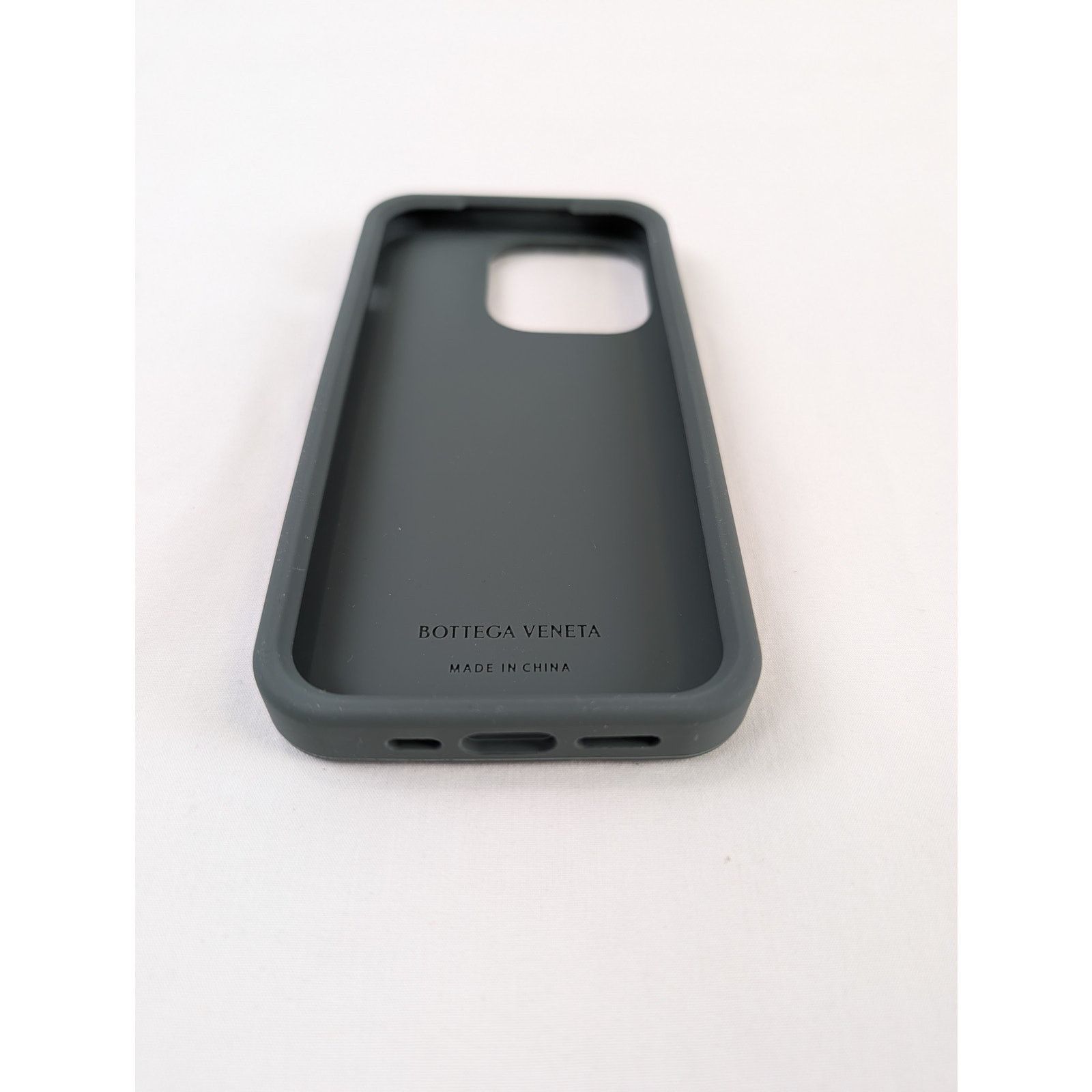 Bottega Veneta o1rshd1 Size: OS / i Phone iPhone 14 pro Cover Case in Slate Size ONE SIZE - 3 Thumbnail