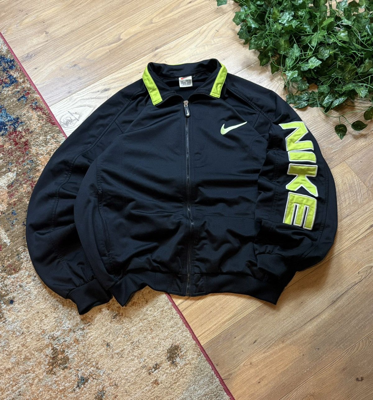 Nike 90s Nike Vintage Track Jacket Big Spellout Sleeve Logo Rare Size US L / EU 52-54 / 3 - 2 Thumbnail