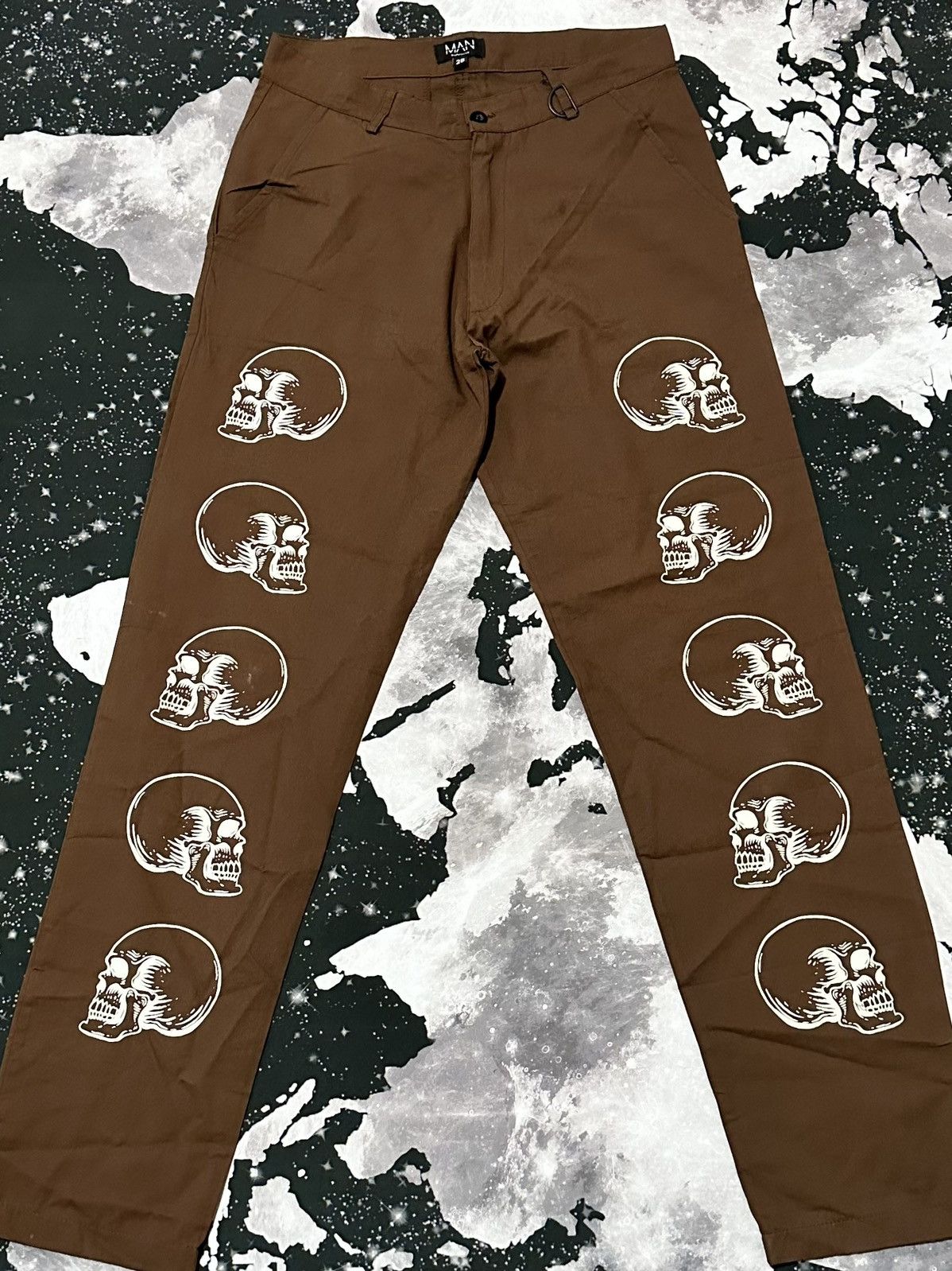 Boohoo BoohooMan Brown Chino Skull Print Pants Size US 28 / EU 44 - 1 Thumbnail