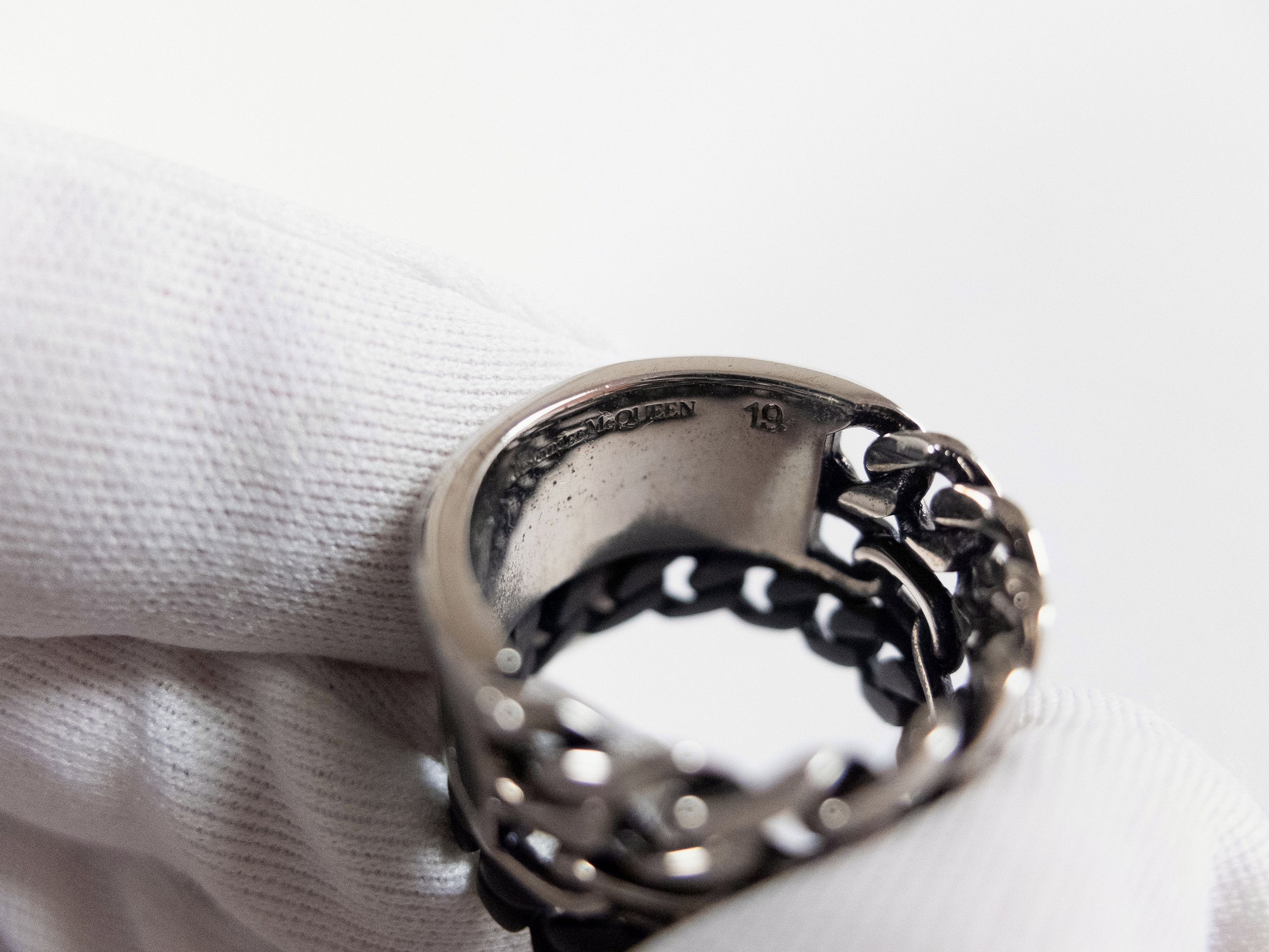 Alexander McQueen ALEXANDER MCQUEEN silver tone metal chain ring w graffiti q Size ONE SIZE - 6 Thumbnail