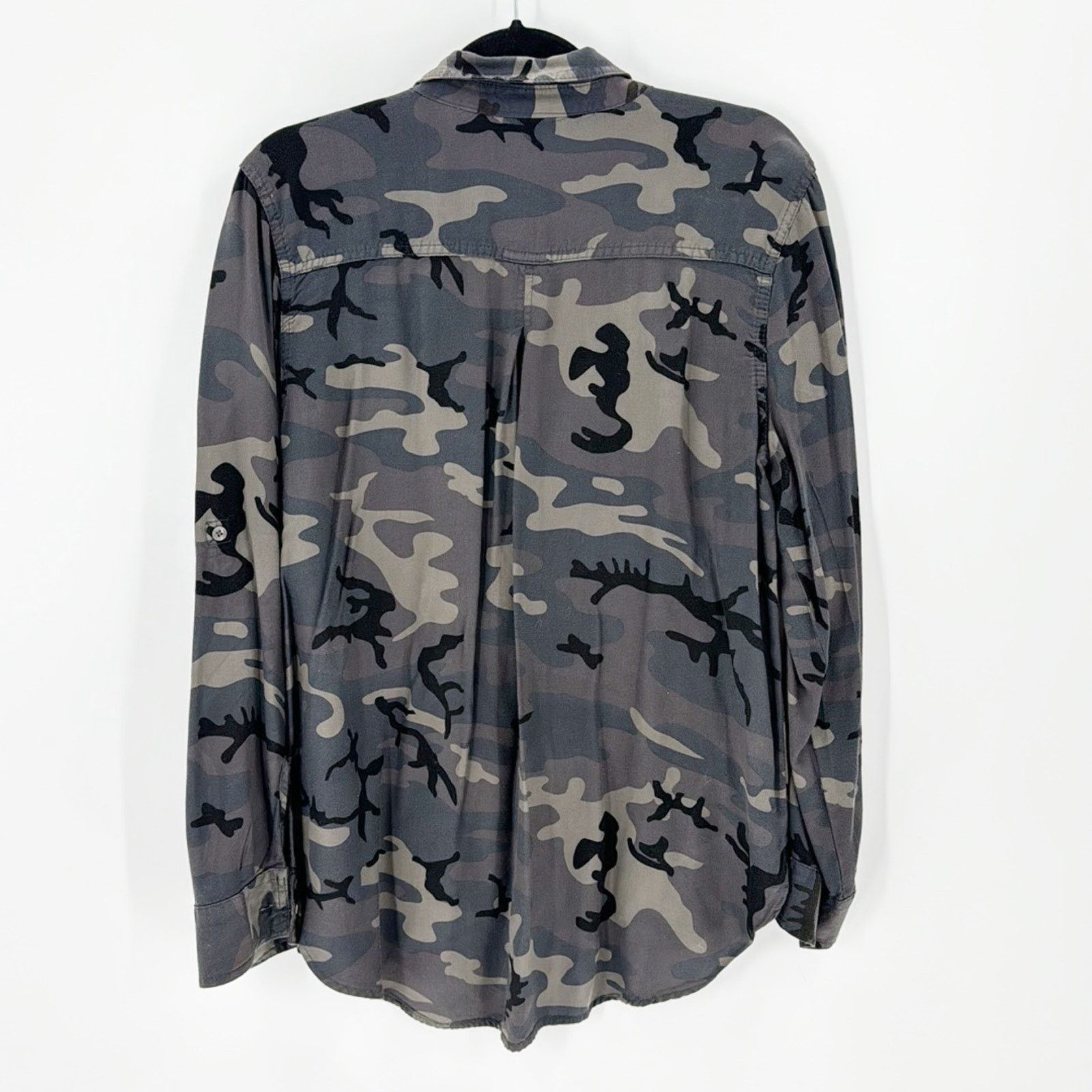 Rock & Republic Rock & Republic sz xl camo Rayon Button Up Shirt High Low Size S / US 4 / IT 40 - 2 Thumbnail