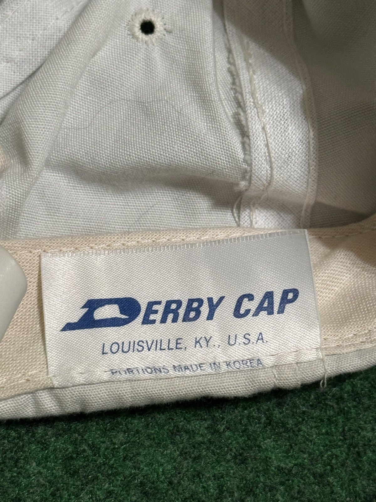 Vintage Vintage Arkansas Razorbacks 80s White Leather Strapback Hat Size ONE SIZE - 7 Thumbnail