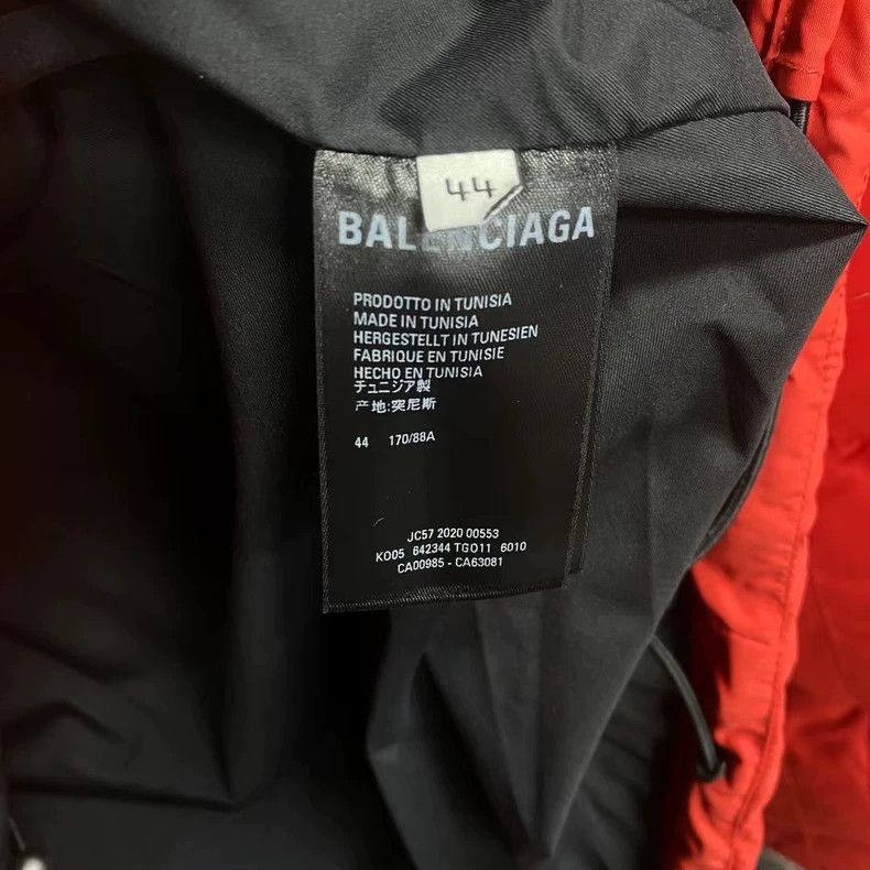 Balenciaga Balenciaga Red football printed logo down jacket 2501-Nexta Size US S / EU 44-46 / 1 - 7 Thumbnail