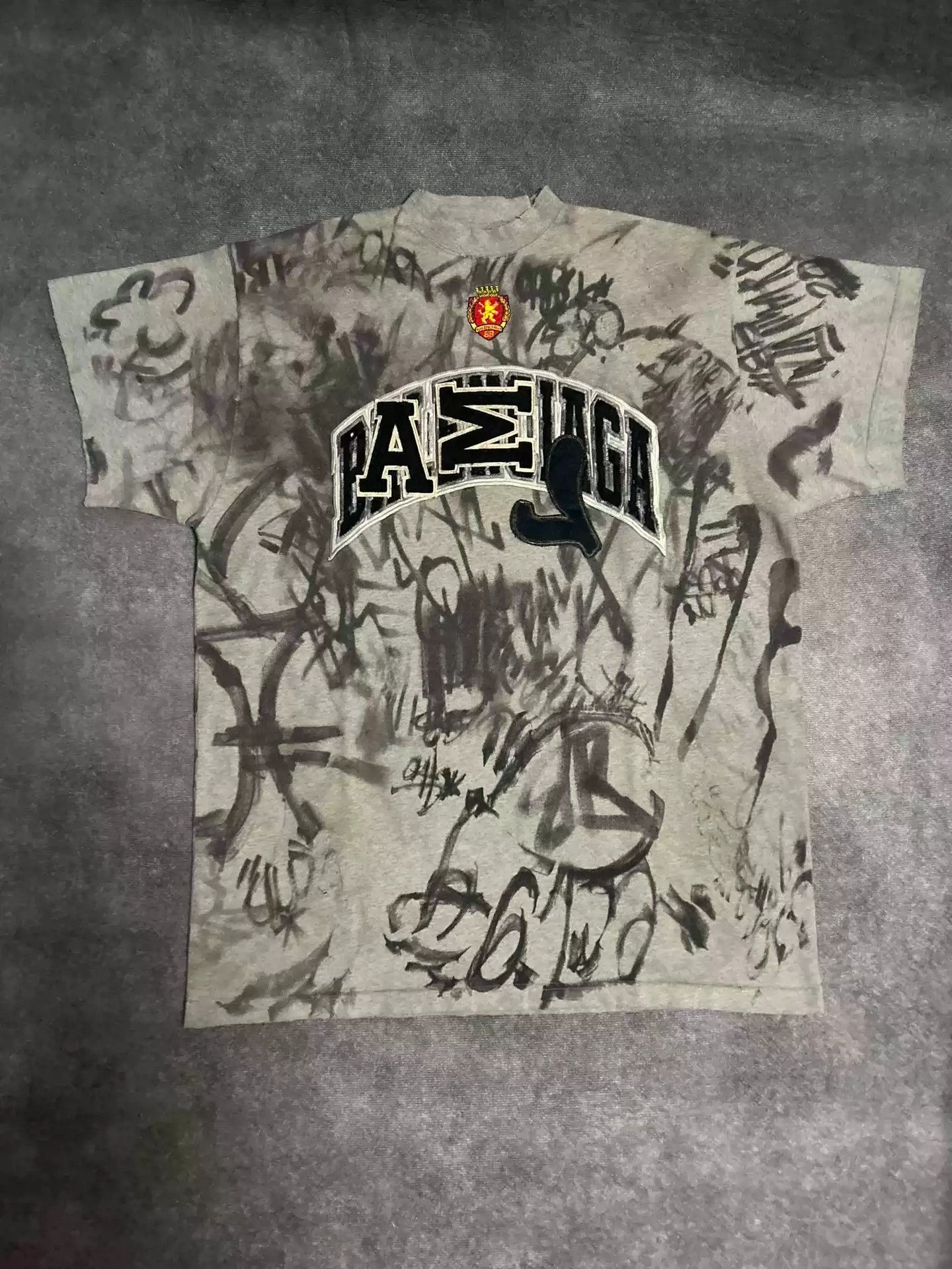 Balenciaga Balenciaga Manchester United Show 23SS Mud Dyed To Do Old Grey Graffiti Manchester United Velcro Destruction Short Sleeve Size US S / EU 44-46 / 1 - 1 Thumbnail