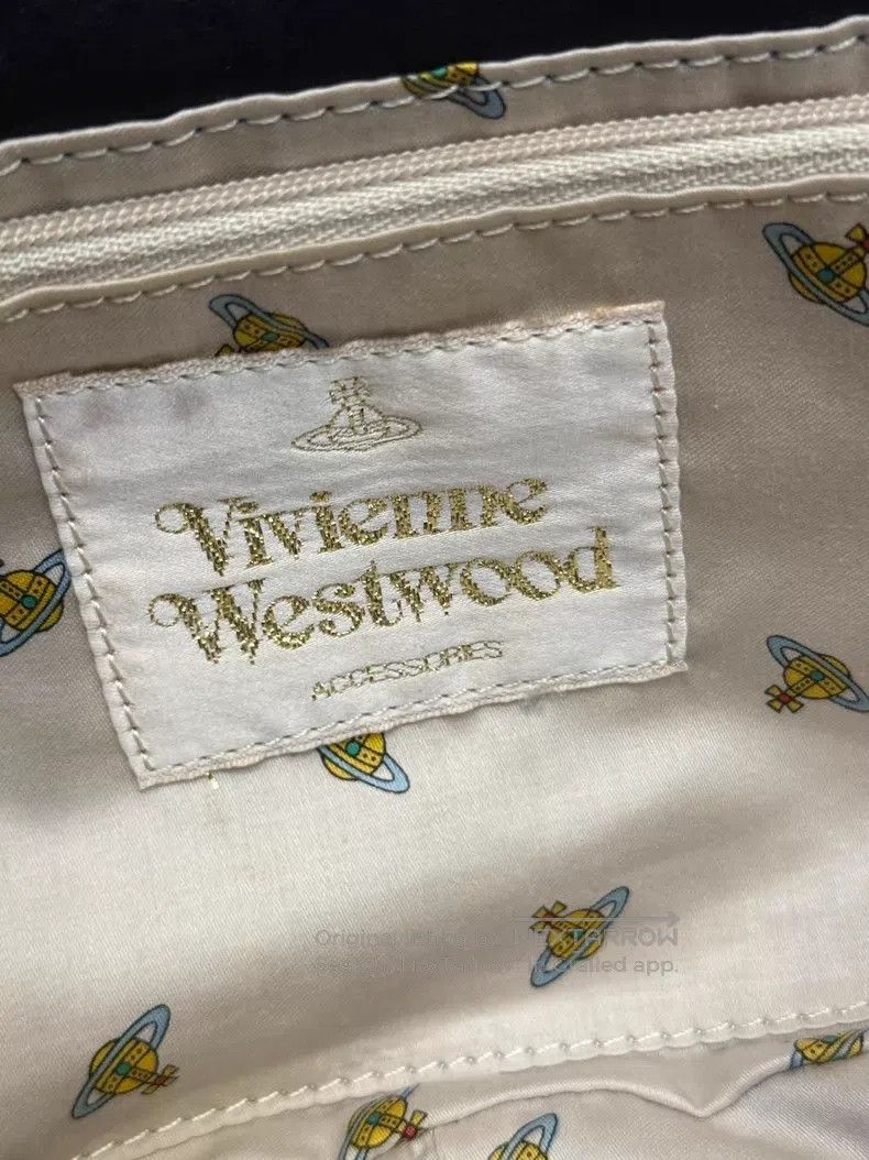 Vivienne Westwood Vivienne Westwood size os Classic Black Leather Saturn Text Size ONE SIZE - 9 Thumbnail