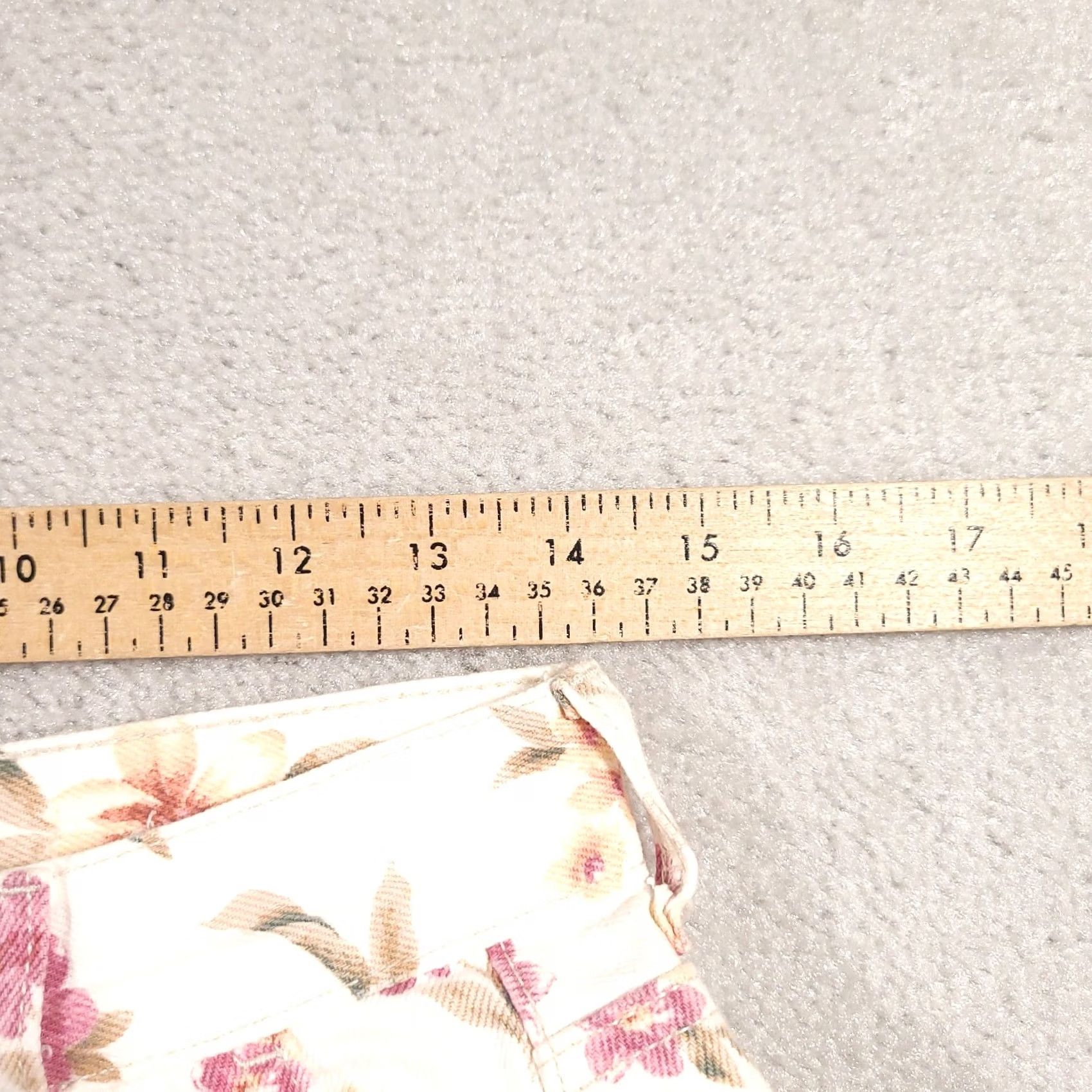American Eagle Outfitters American Eagle Outfitters White Denim High Waisted Floral Mom Short Women's 6 Size 28" / US 6 / IT 42 - 5 Thumbnail