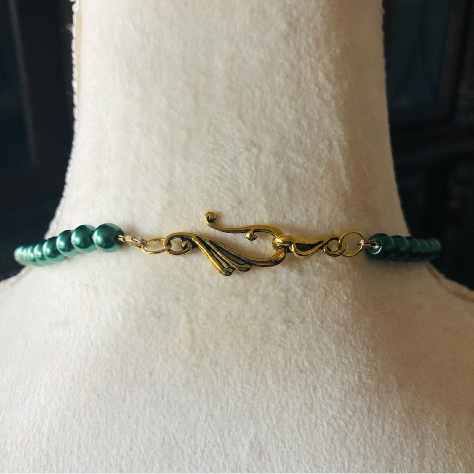 Handmade Handcrafted repurpose heart emerald stone Pearl necklace Size ONE SIZE - 8 Thumbnail