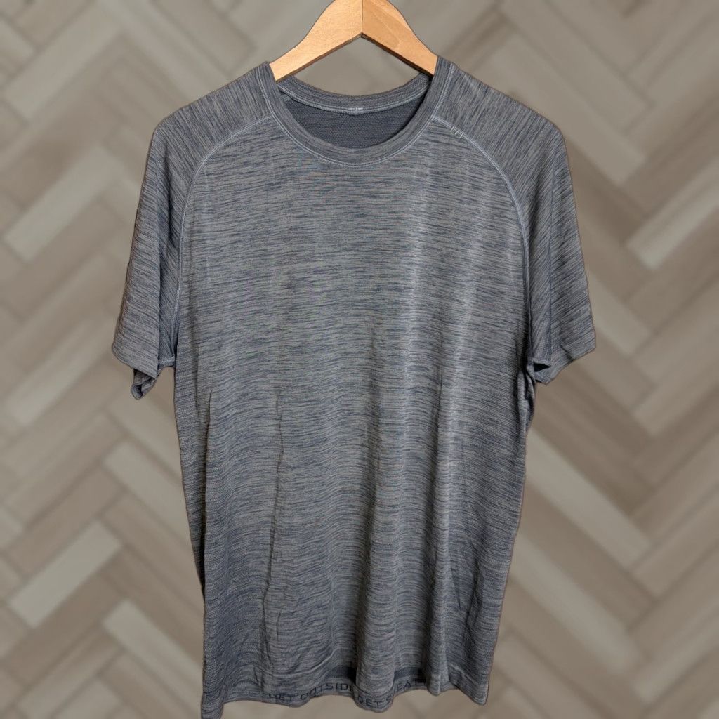 Lululemon Lululemon Shirt Mens Large Gray Activewear Gym Performance Breathable Moisture Wicking Logo Reflective Size US L / EU 52-54 / 3 - 1 Thumbnail