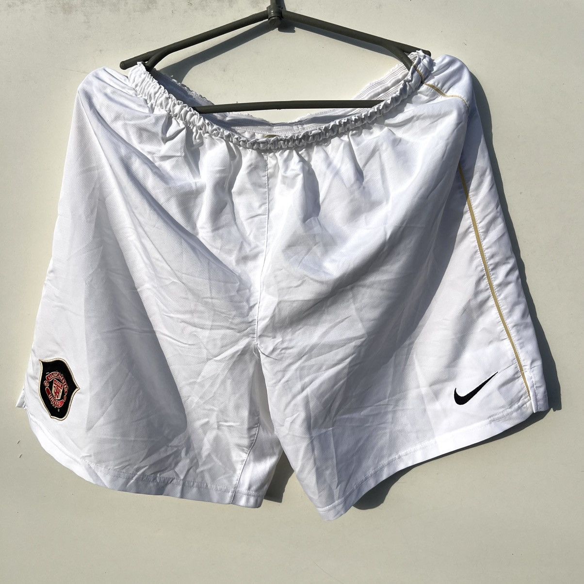 Nike MANCHESTER UNITED NIKE 2006/2007 FOOTBALL AWAY SHORTS Size US 32 / EU 48 - 1 Thumbnail