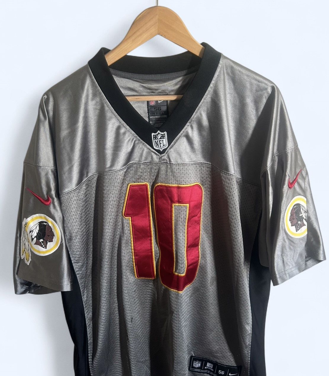 Nike Vintage Washington Redskins Robert Griffin III Nike Jersey Size US XXL / EU 58 / 5 - 1 Thumbnail