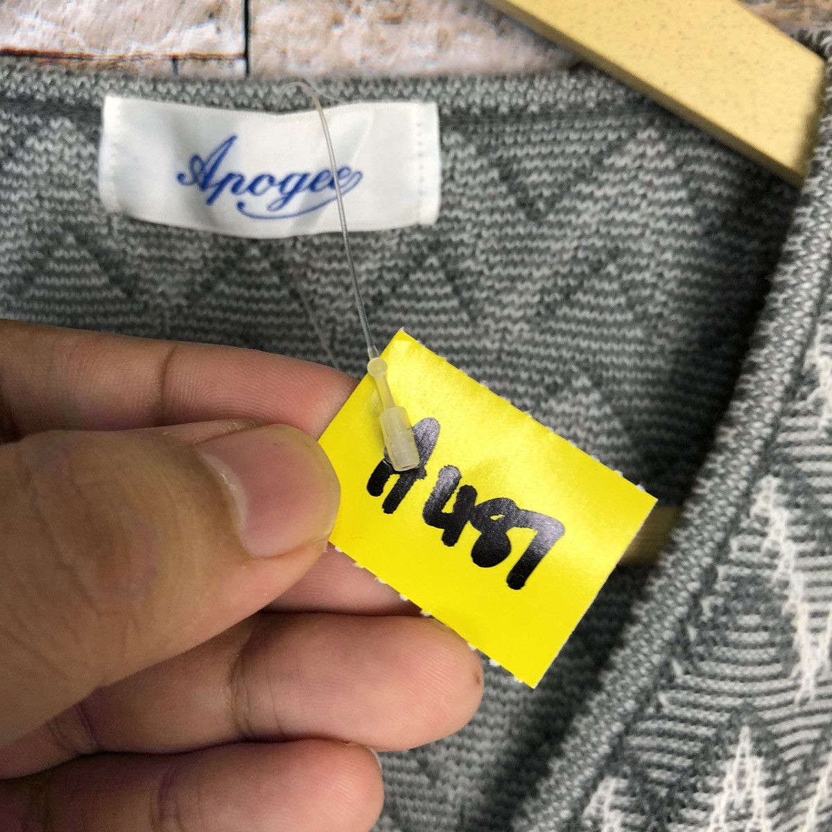 Japanese Brand Apogee Grey Cardigan vintage japan #A487 Size US L / EU 52-54 / 3 - 10 Thumbnail