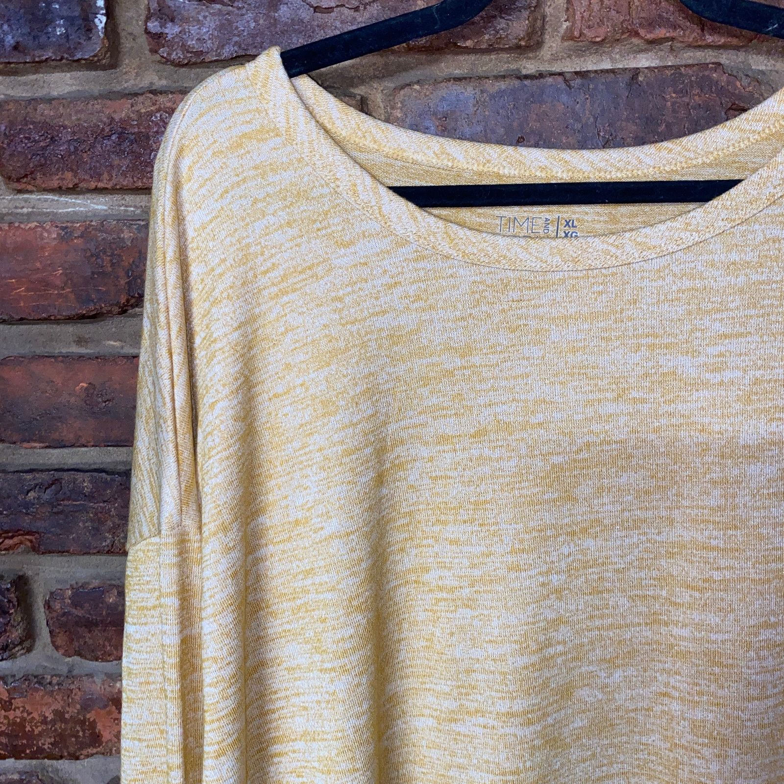 Other Time and Tru Yellow Static Lightweight Knit Top Size XL Size XL / US 12-14 / IT 48-50 - 2 Thumbnail