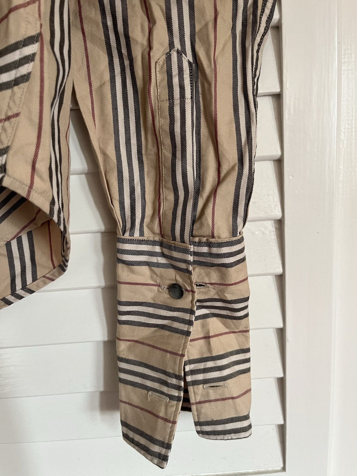 Burberry WW Burberry fitted button up shirt Size M / US 6-8 / IT 42-44 - 4 Thumbnail